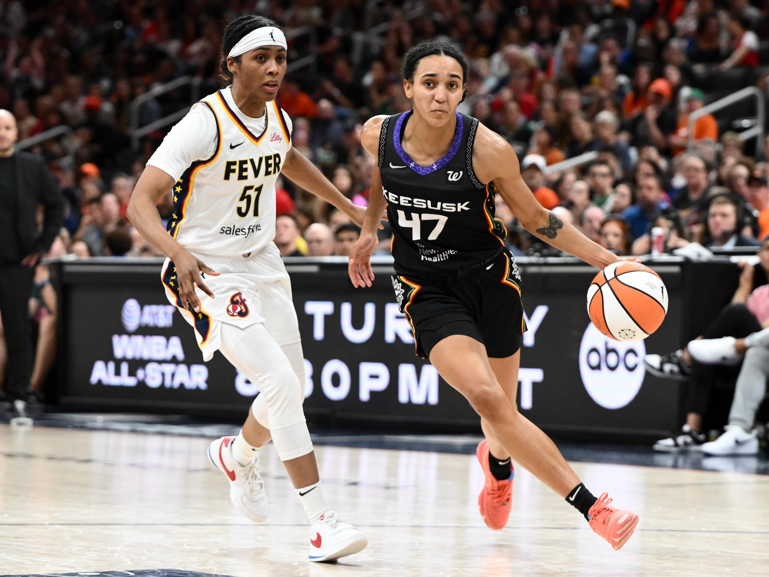 Indiana Fever v Connecticut Sun Indiana Fever v Connecticut Sun