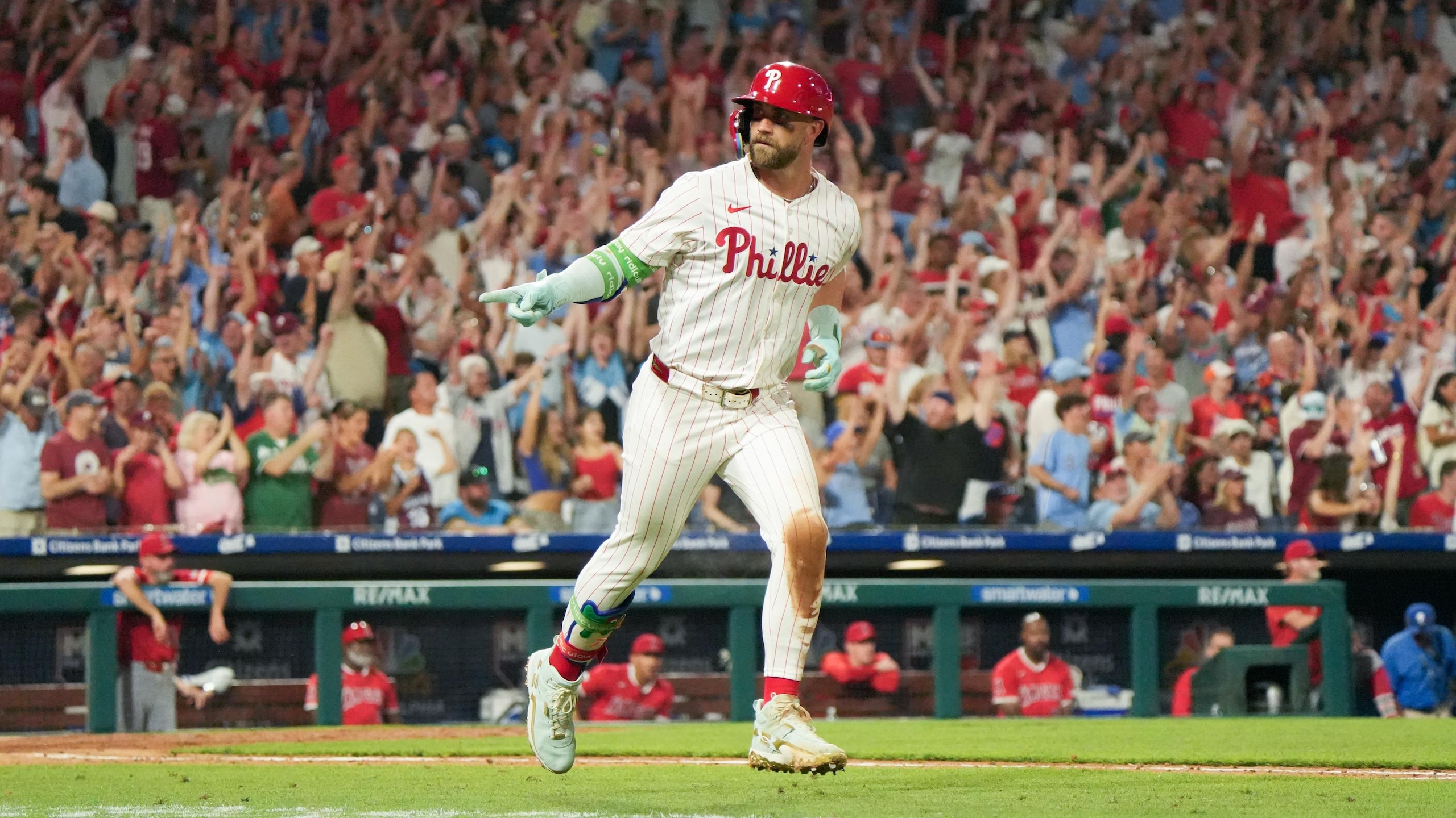 Los Angeles Angels v. Philadelphia Phillies