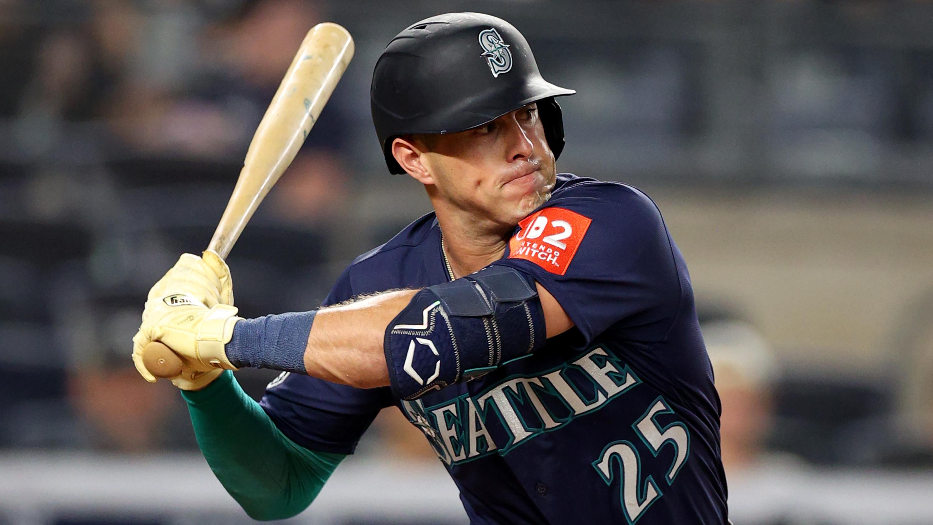 Mariners’ Dylan Moore On Trade Block Amid Eugenio Suarez Rumors At MLB Deadline