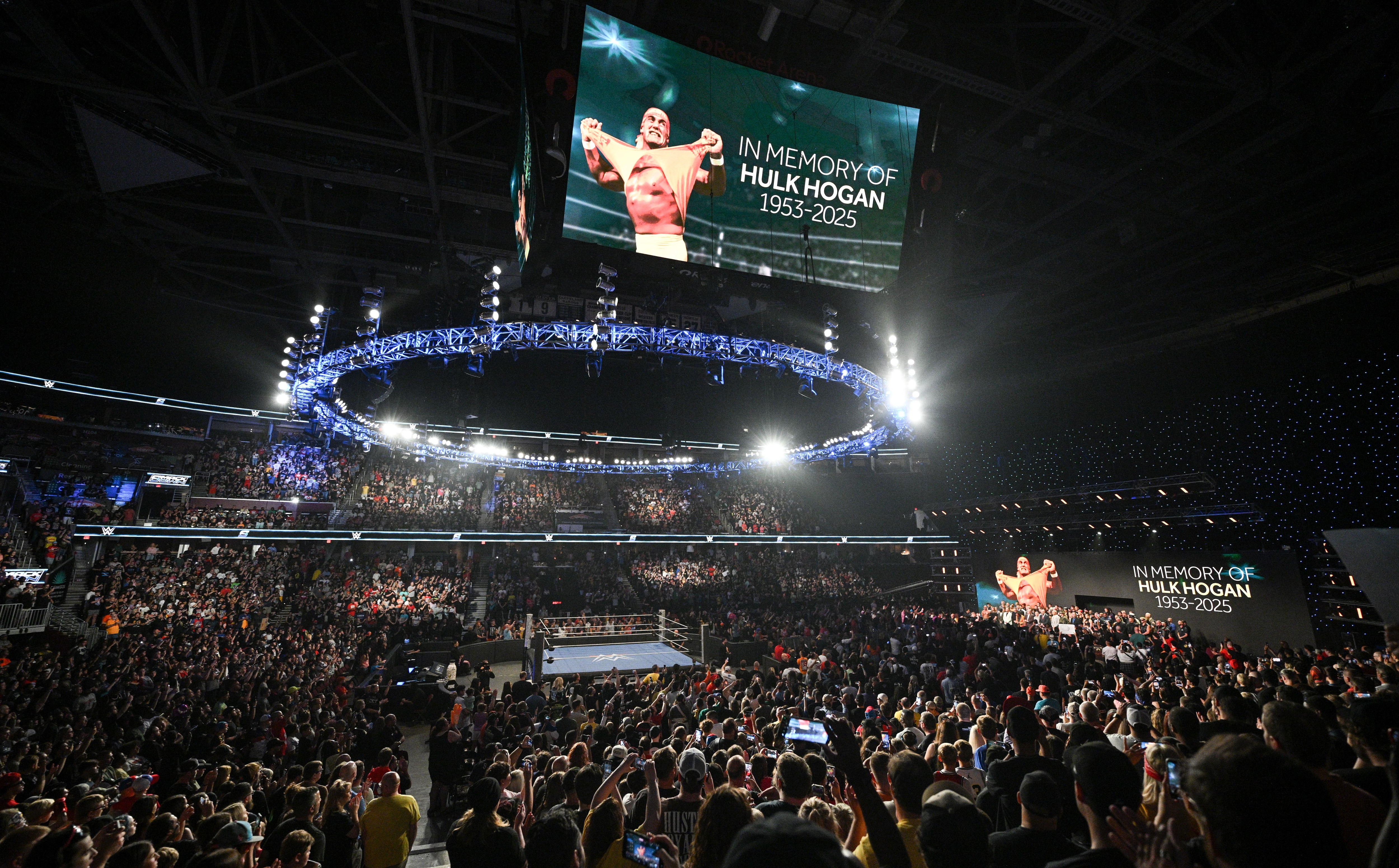 WWE Honors Hulk Hogan with Video, 10-Bell Salute on Raw After Hall of Famer’s Death