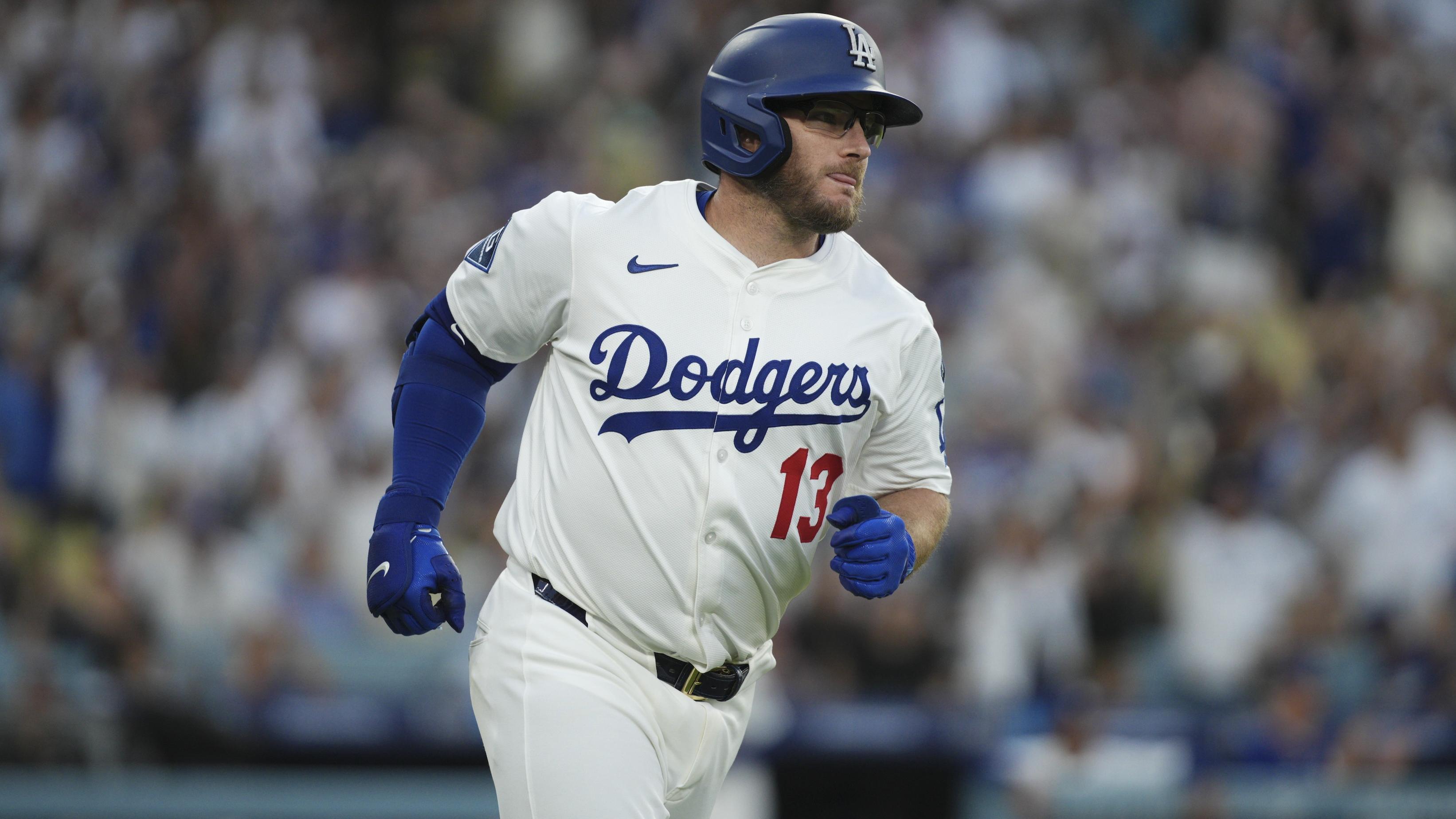 Dodgers’ Max Muncy Placed on IL with Oblique Injury, Not Expected to Be Season-Ending