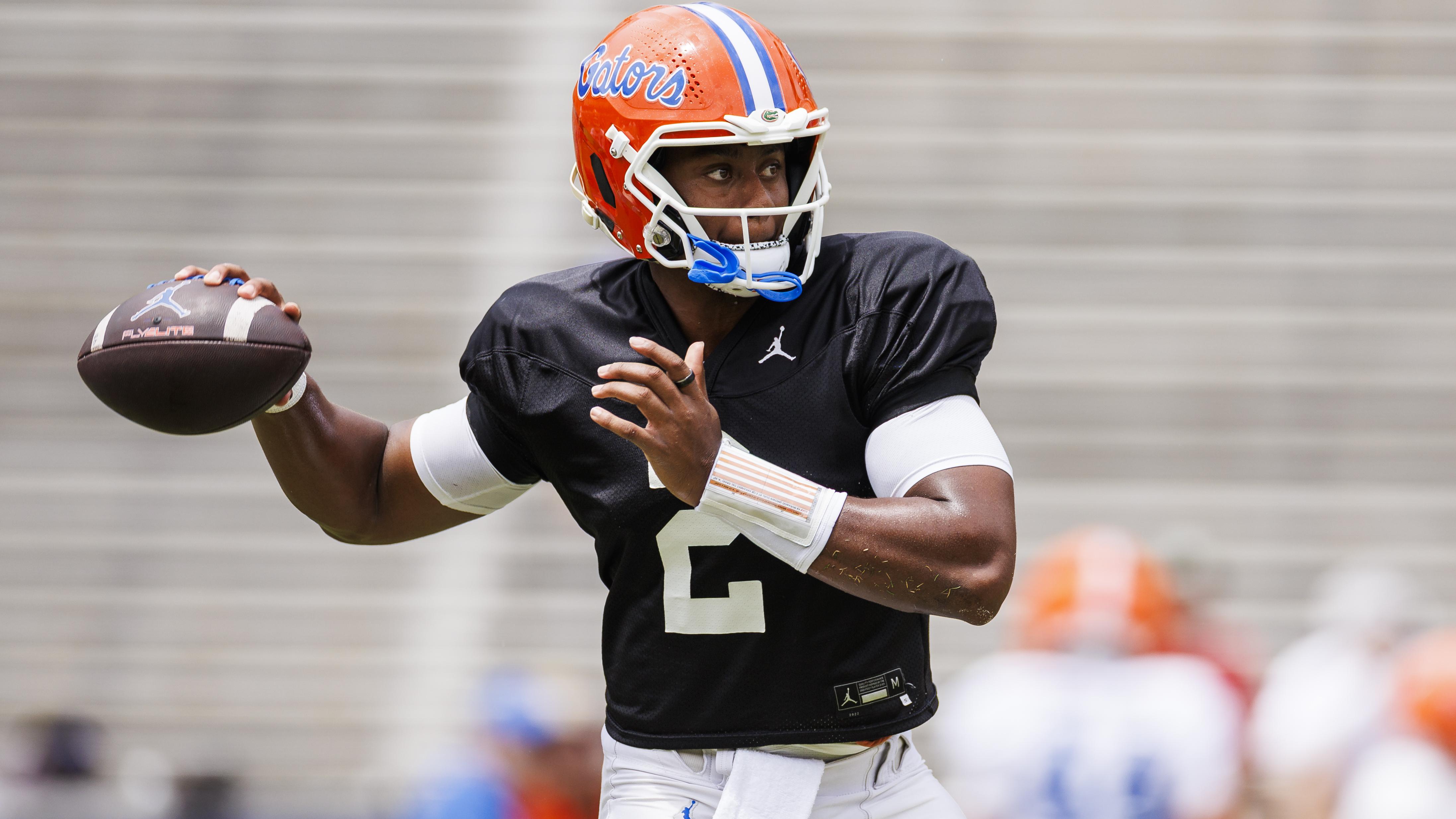 Florida Unveils Throwback Uniforms, Helmet for Mississippi State Game in Video