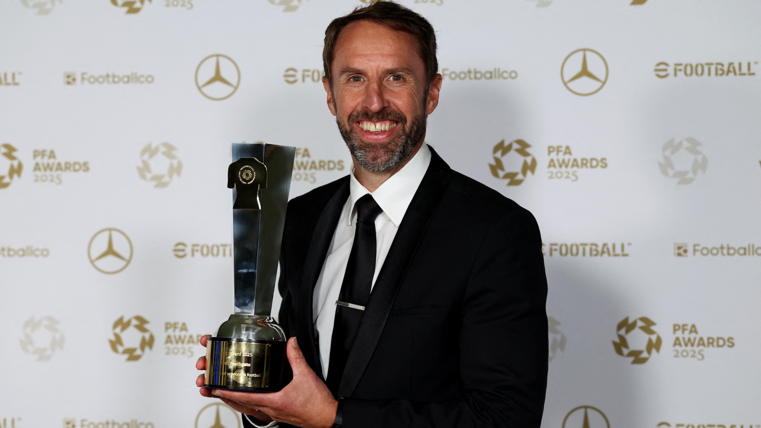 TOPSHOT-BRITAIN-FBL-AWARD TOPSHOT-BRITAIN-FBL-AWARD