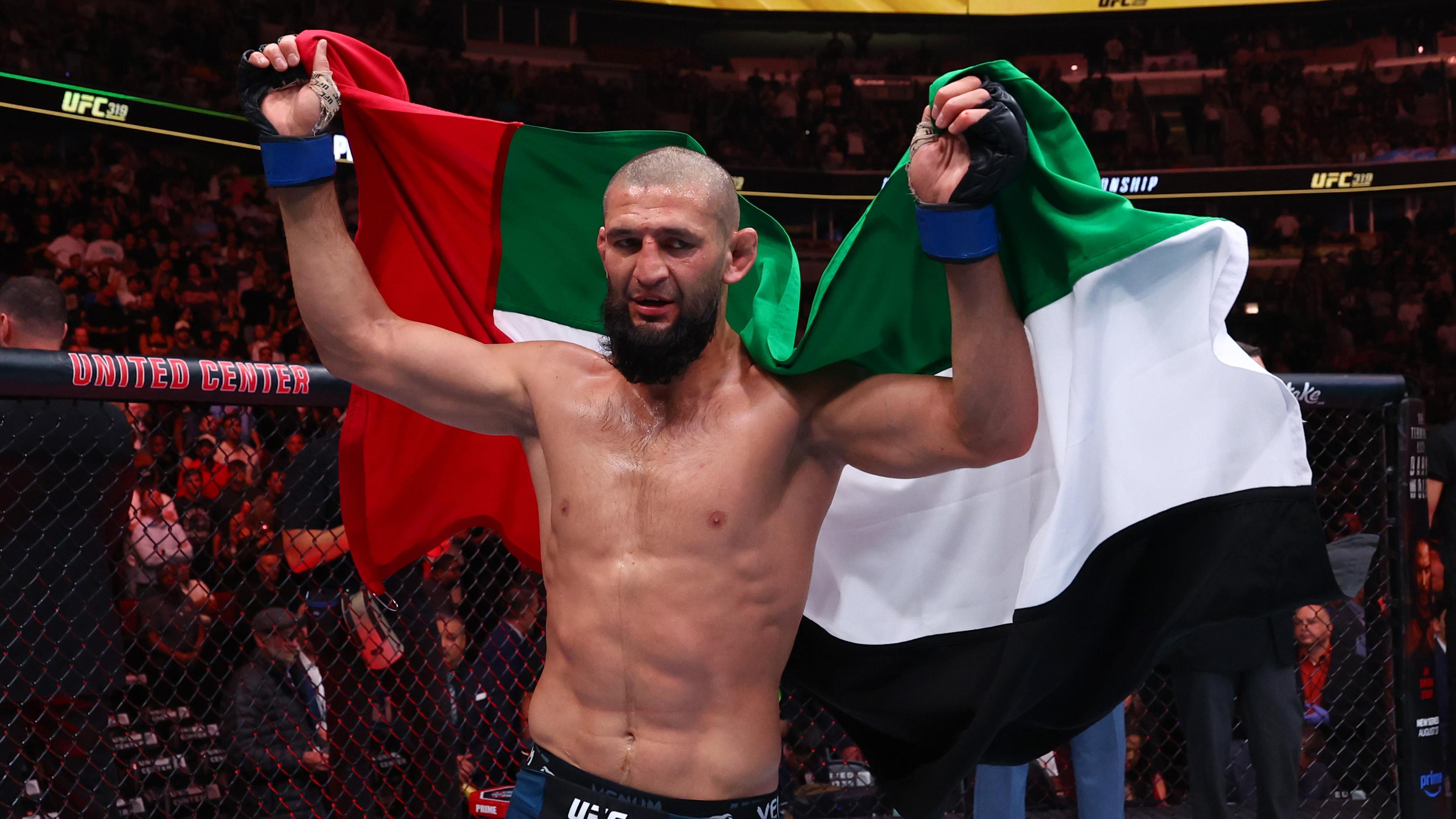 Khamzat Chimaev Earns Bonus Prize Money in Dominant UFC 319 Win vs. Dricus du Plessis