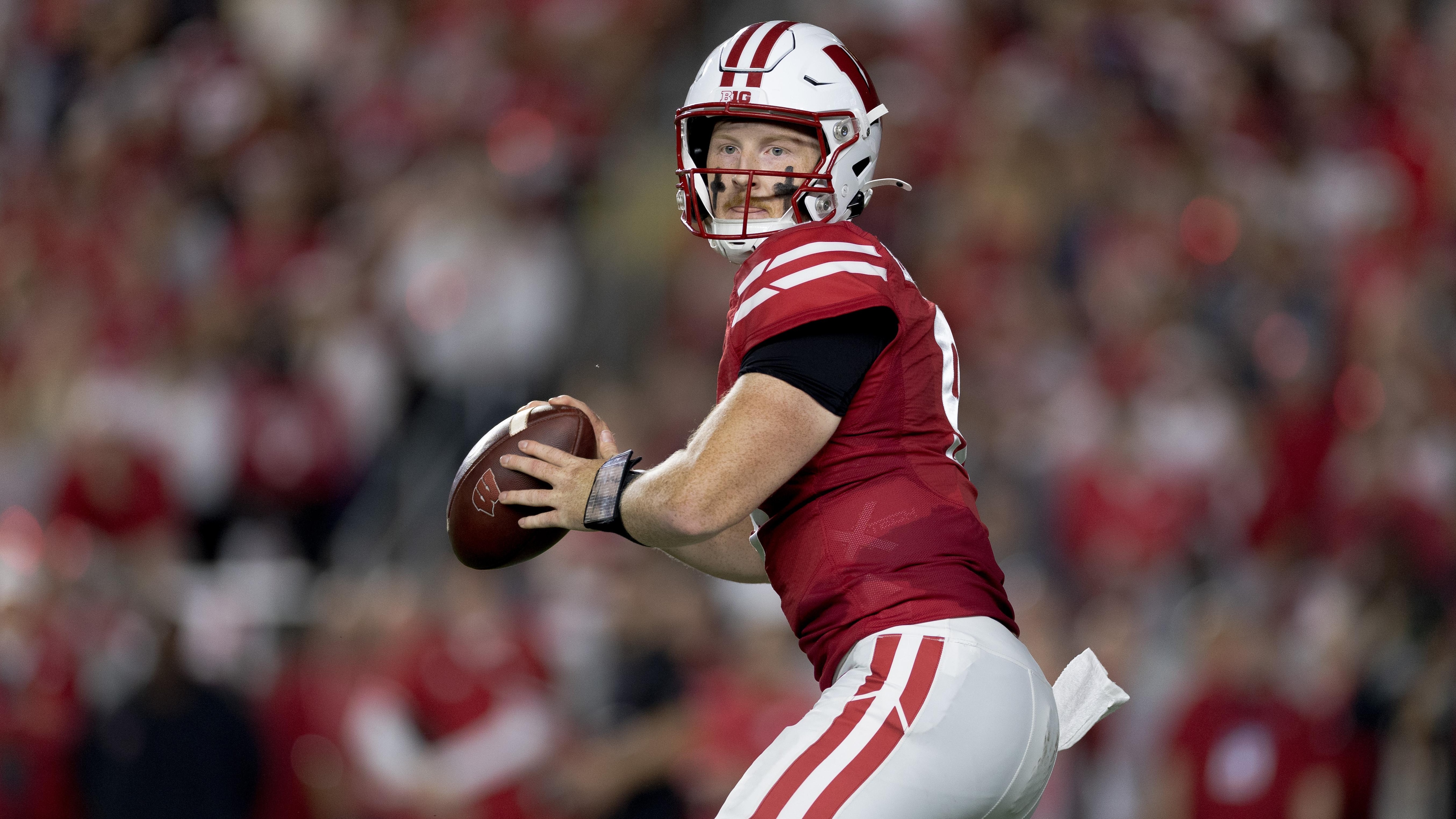 Wisconsin QB Billy Edwards Reportedly Set to Miss Alabama Game with Knee Injury