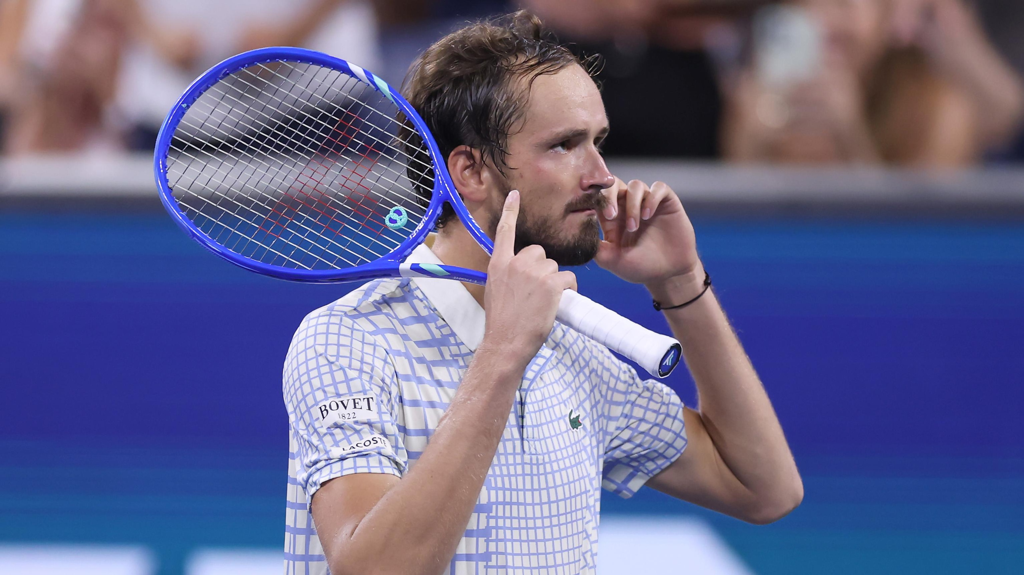 Daniil Medvedev US Open Match Turns Chaotic as Cameraman Enters Court Early on Video