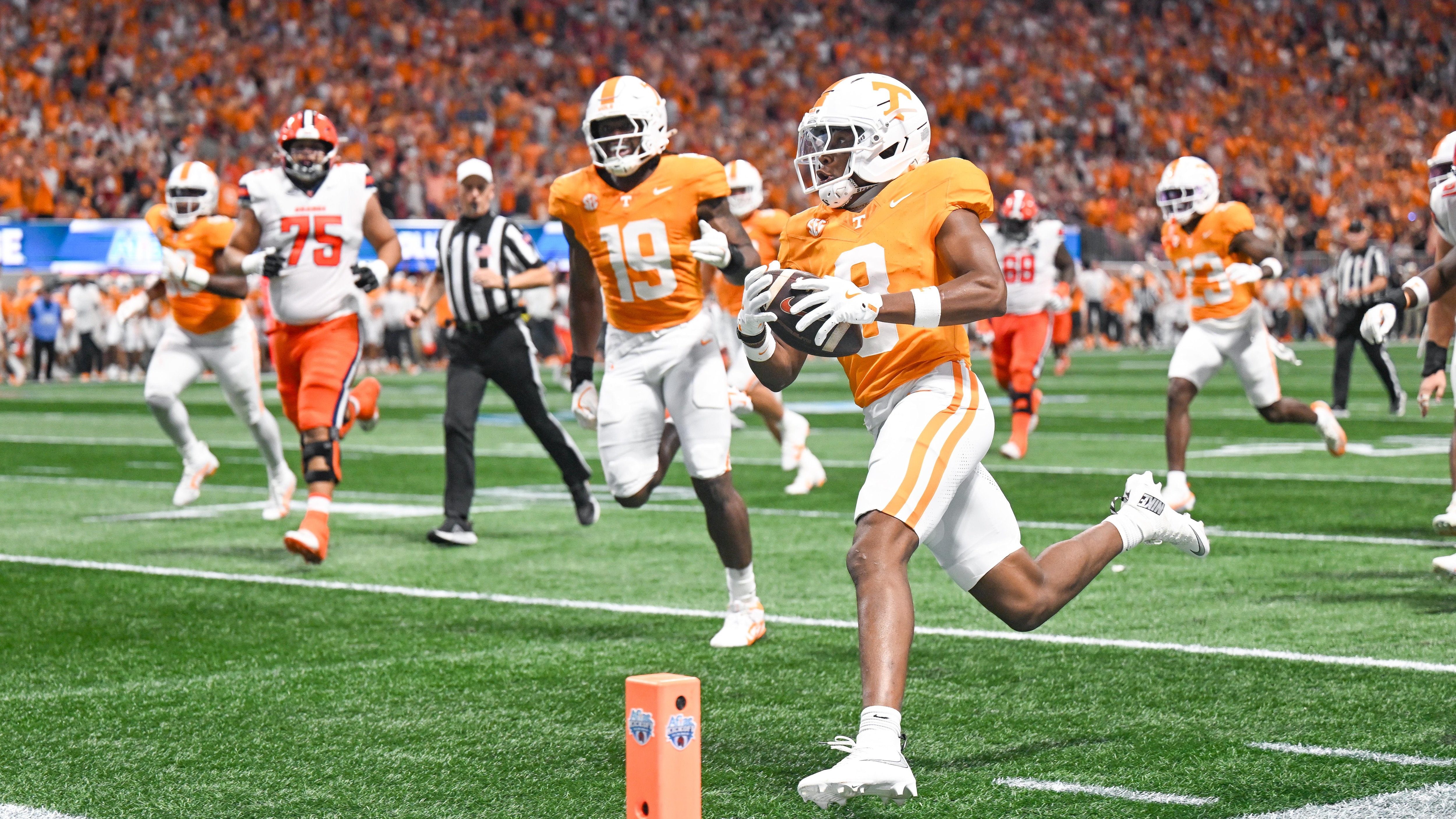 COLLEGE FOOTBALL: AUG 30 AFLAC Kickoff Game Syracuse vs Tennessee