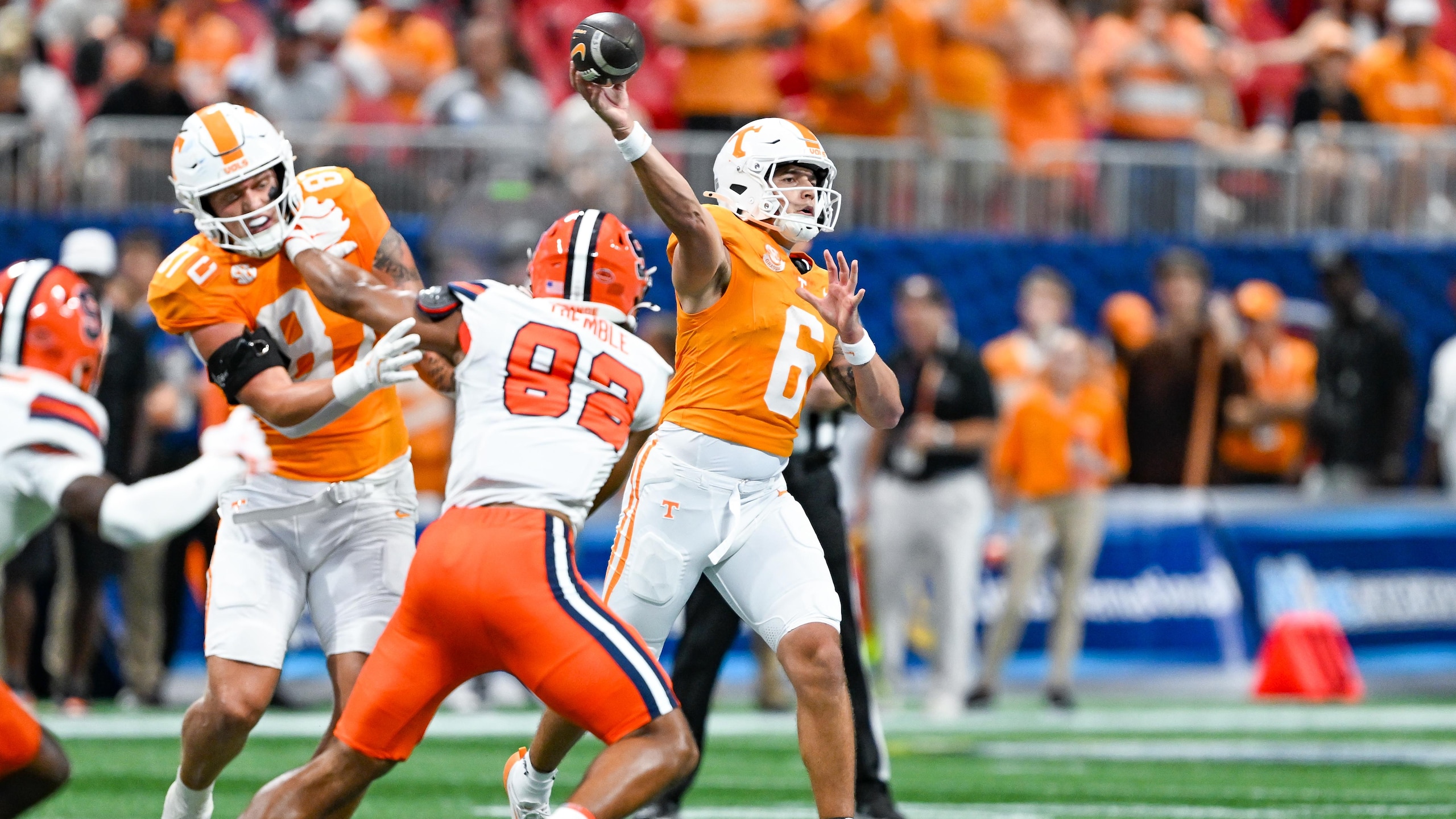 COLLEGE FOOTBALL: AUG 30 AFLAC Kickoff Game Syracuse vs Tennessee COLLEGE FOOTBALL: AUG 30 AFLAC Kickoff Game Syracuse vs Tennessee