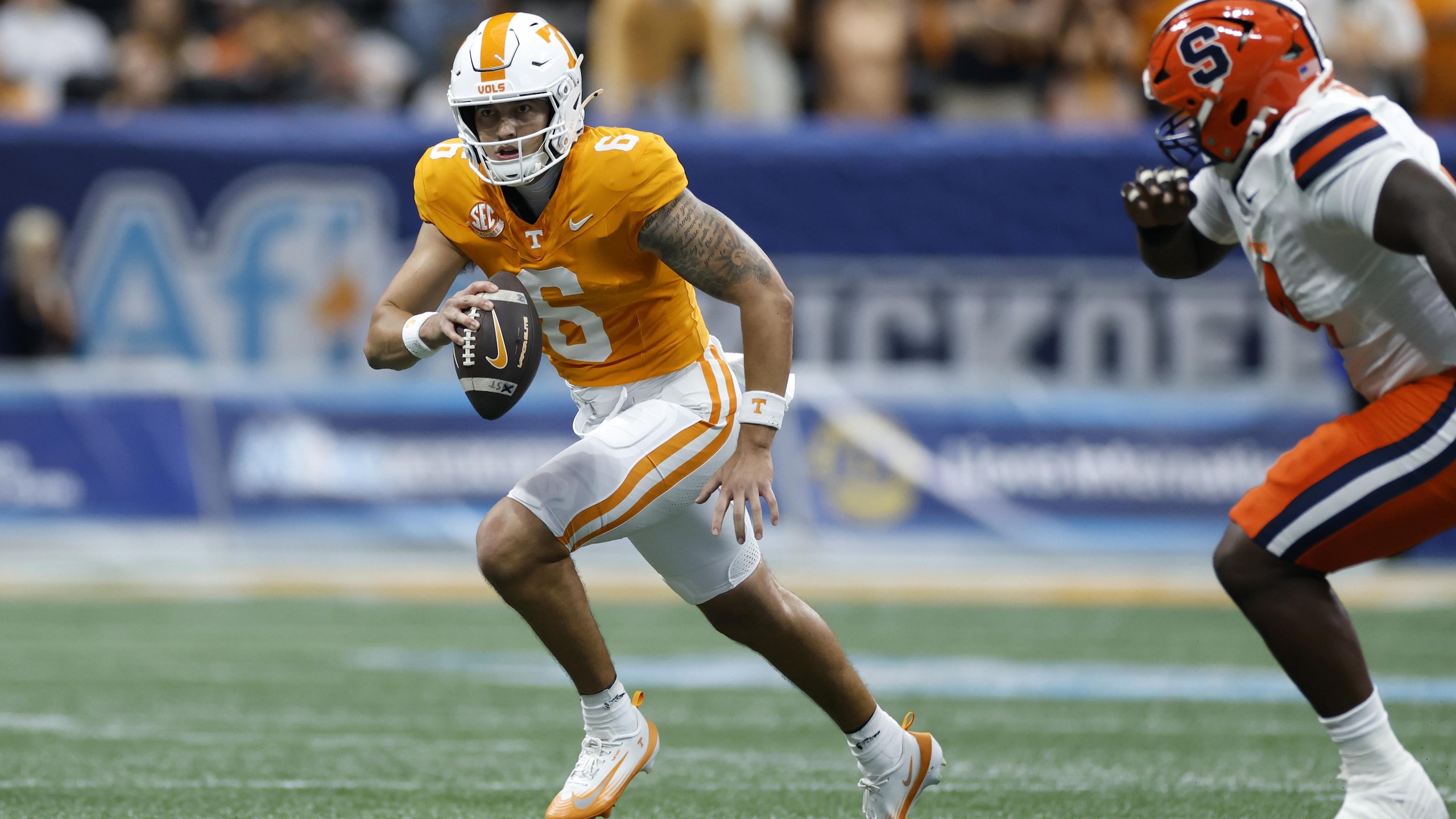 COLLEGE FOOTBALL: AUG 30 AFLAC Kickoff Game Syracuse vs Tennessee