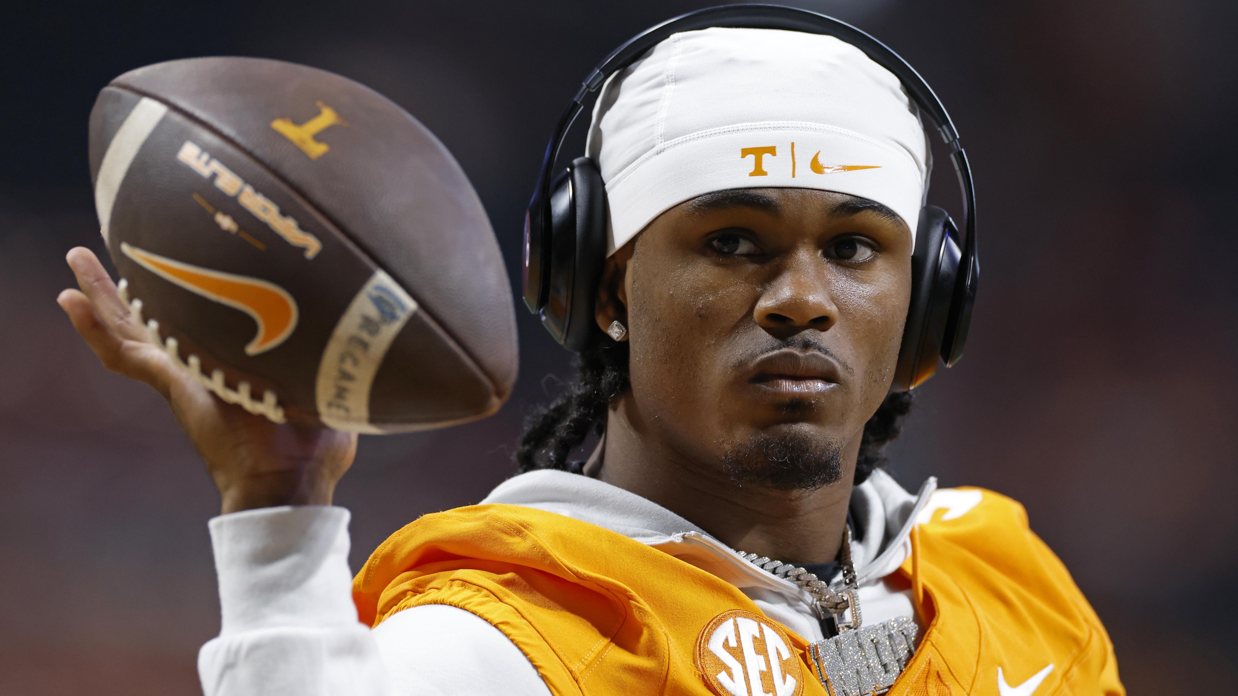 COLLEGE FOOTBALL: AUG 30 AFLAC Kickoff Game Syracuse vs Tennessee