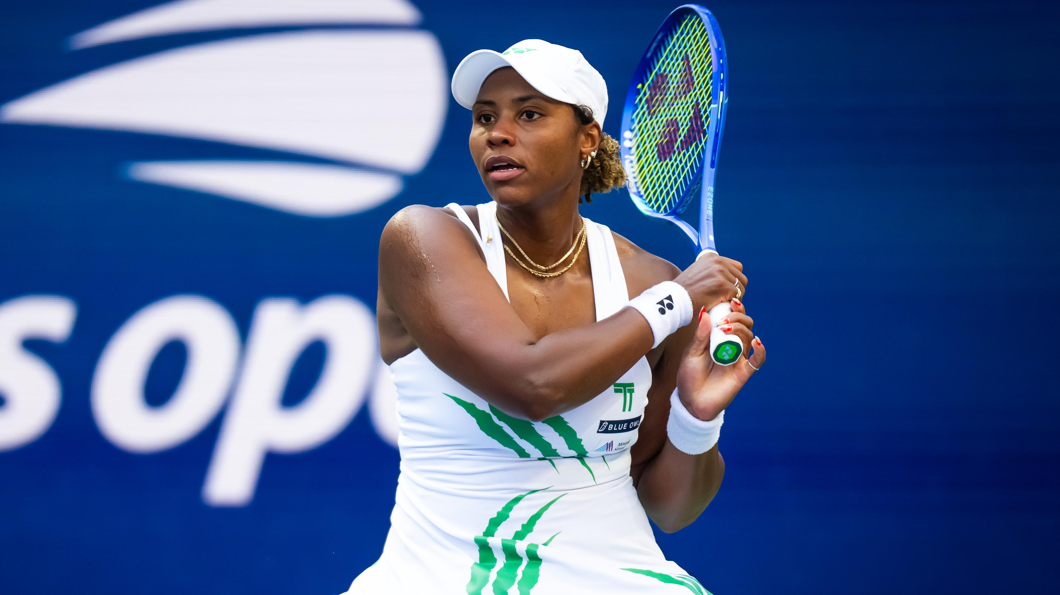 スポーツビキニのモデル