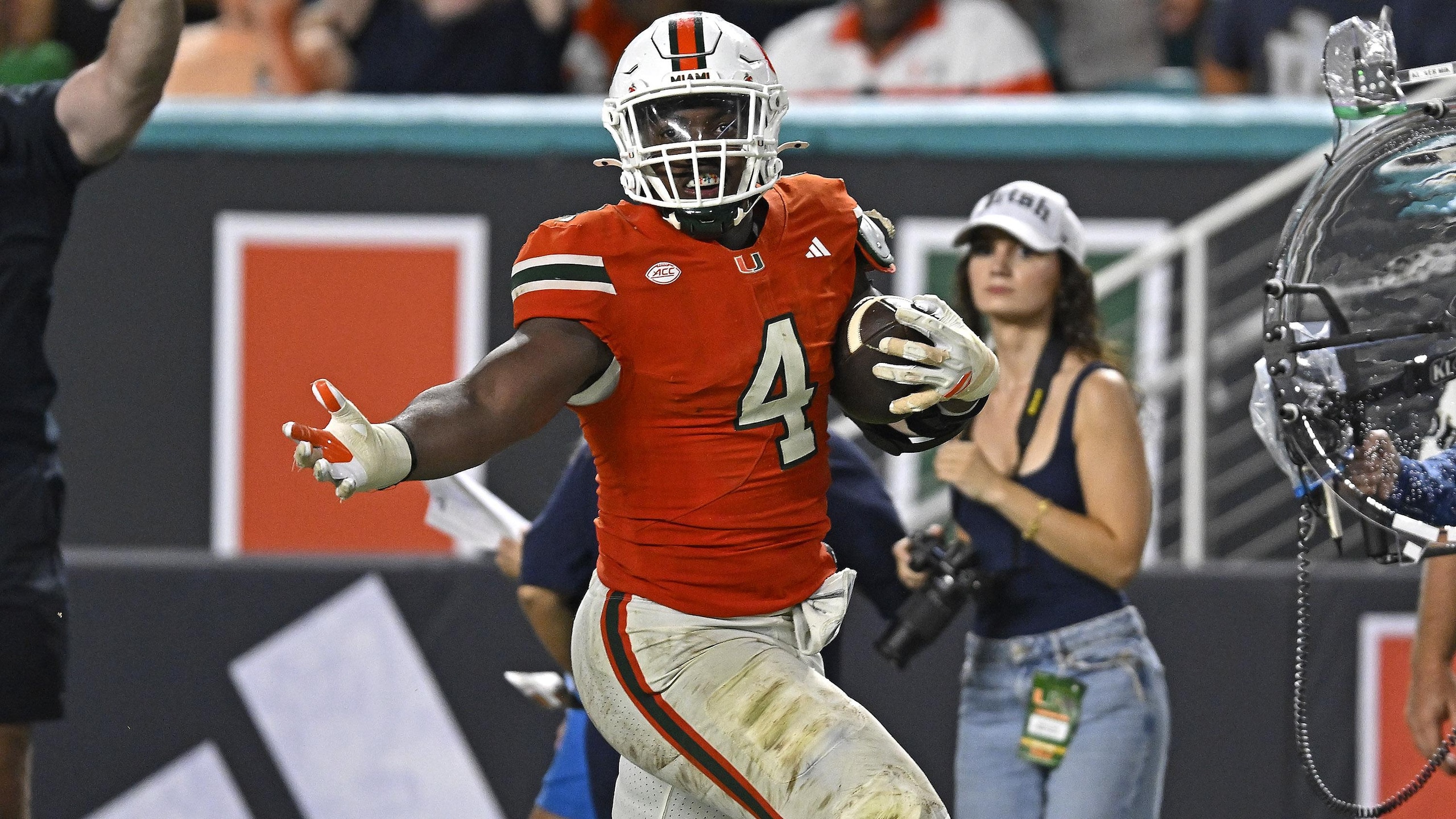 COLLEGE FOOTBALL: AUG 31 Notre Dame at Miami COLLEGE FOOTBALL: AUG 31 Notre Dame at Miami
