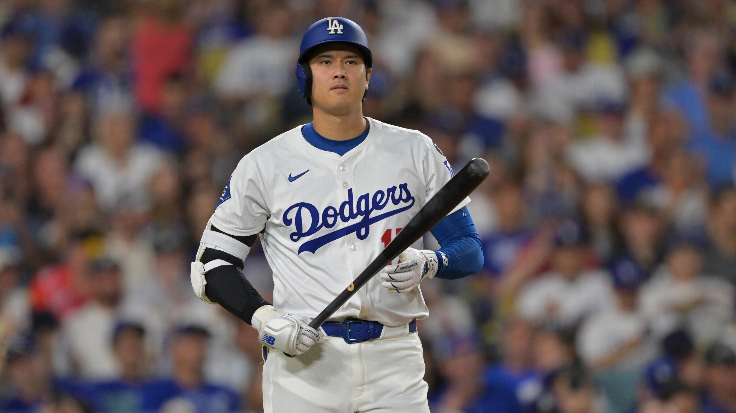 Arizona Diamondbacks v Los Angeles Dodgers