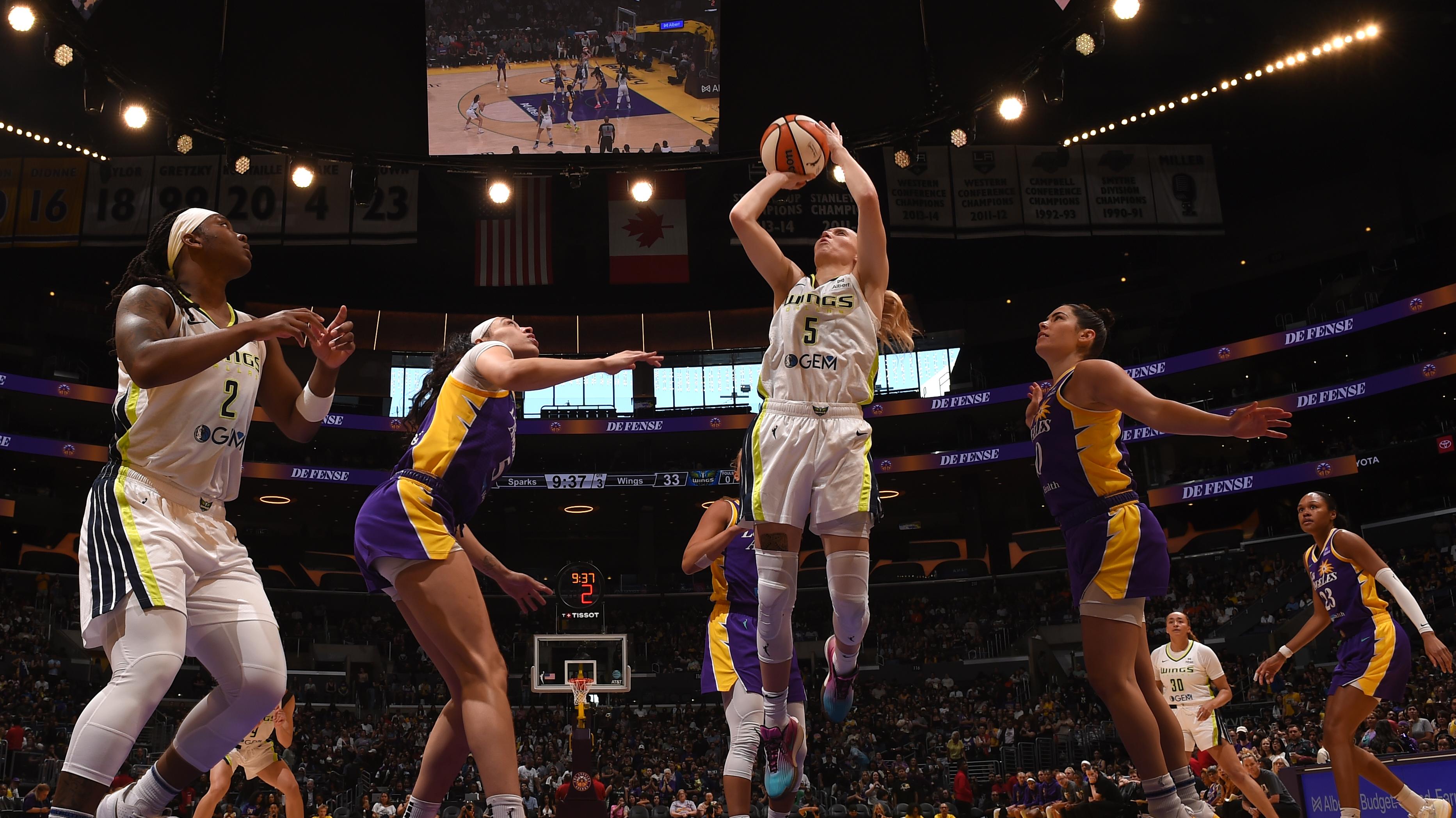 Paige Bueckers Scores 18 Points in Wings’ Loss to Cameron Brink, Sparks