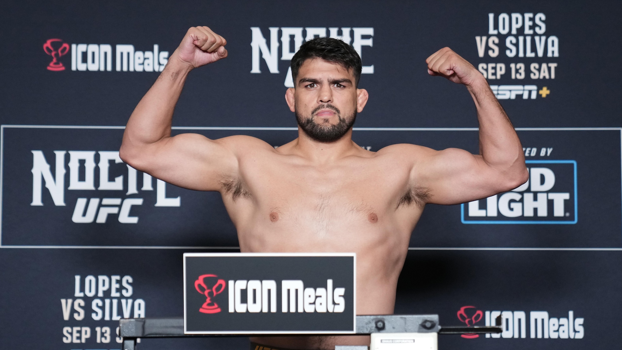 Noche UFC: Lopes vs Silva Official Weigh-in