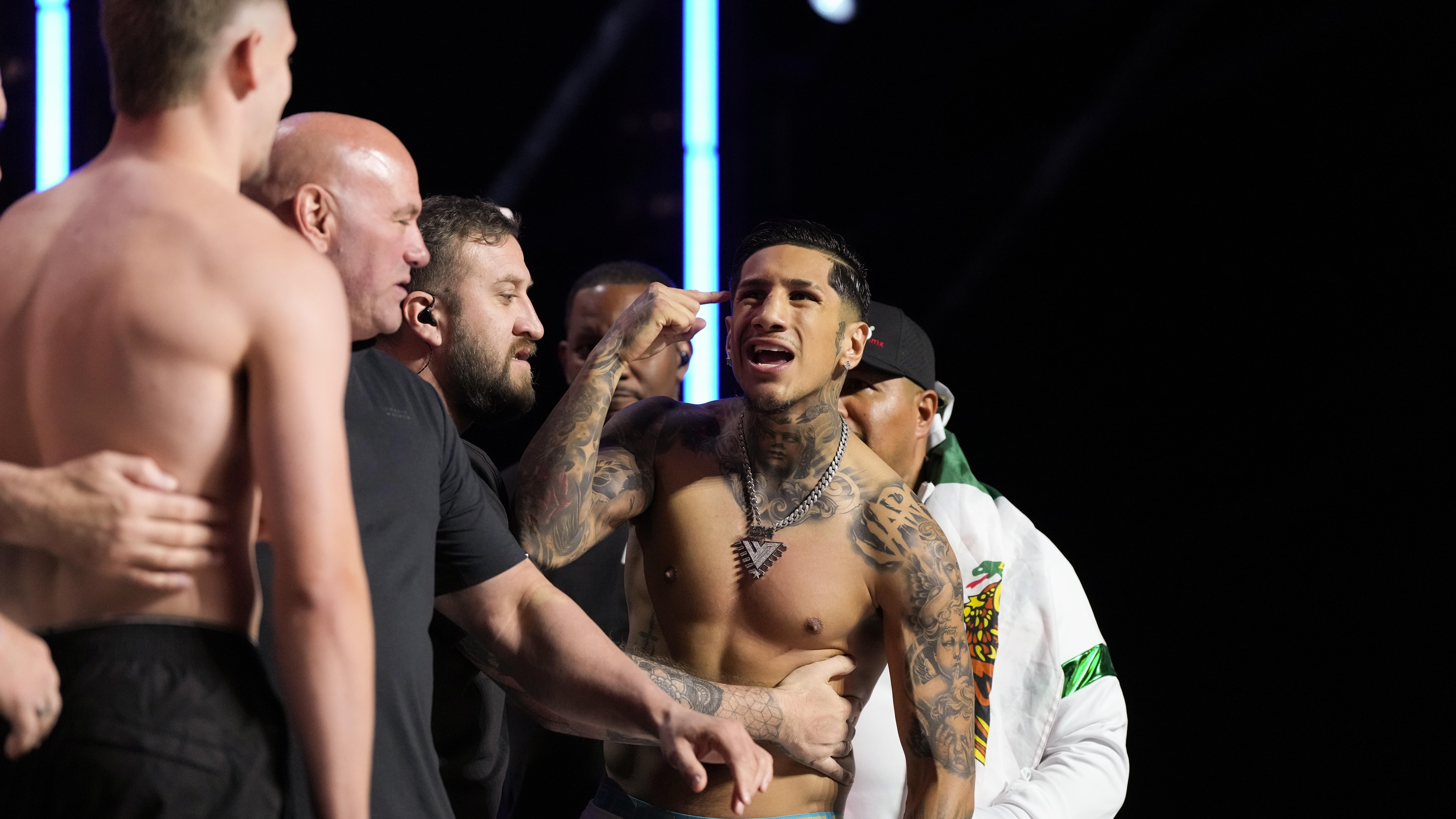 Netflix's Canelo vs Crawford - Weigh In