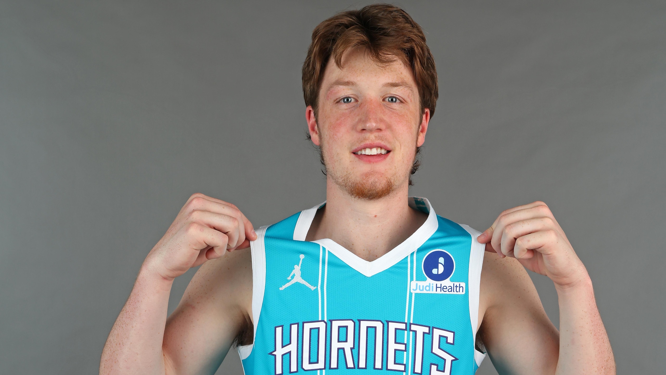 Charlotte Hornets New Jersey Patch Shoot