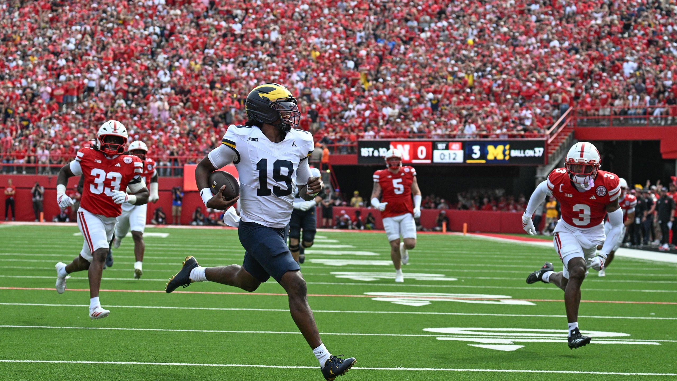 Michigan v Nebraska
