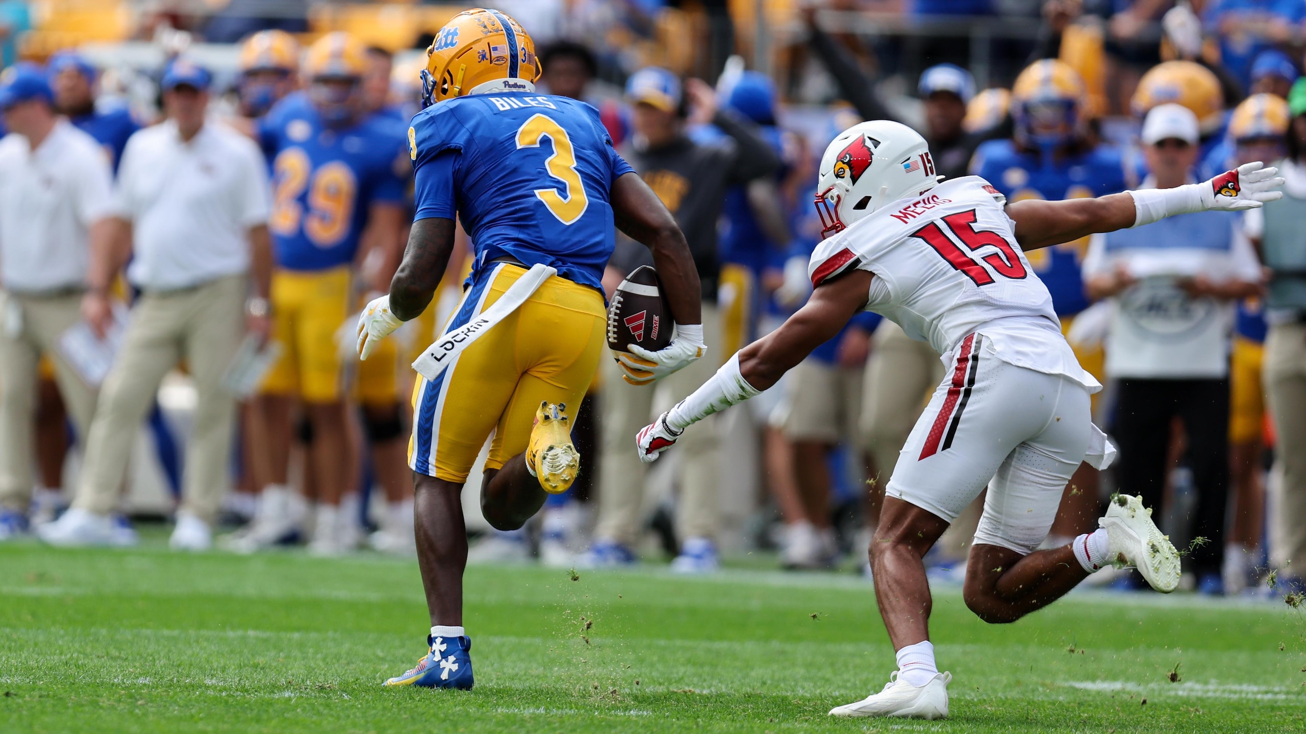 COLLEGE FOOTBALL: SEP 27 Louisville at Pitt
