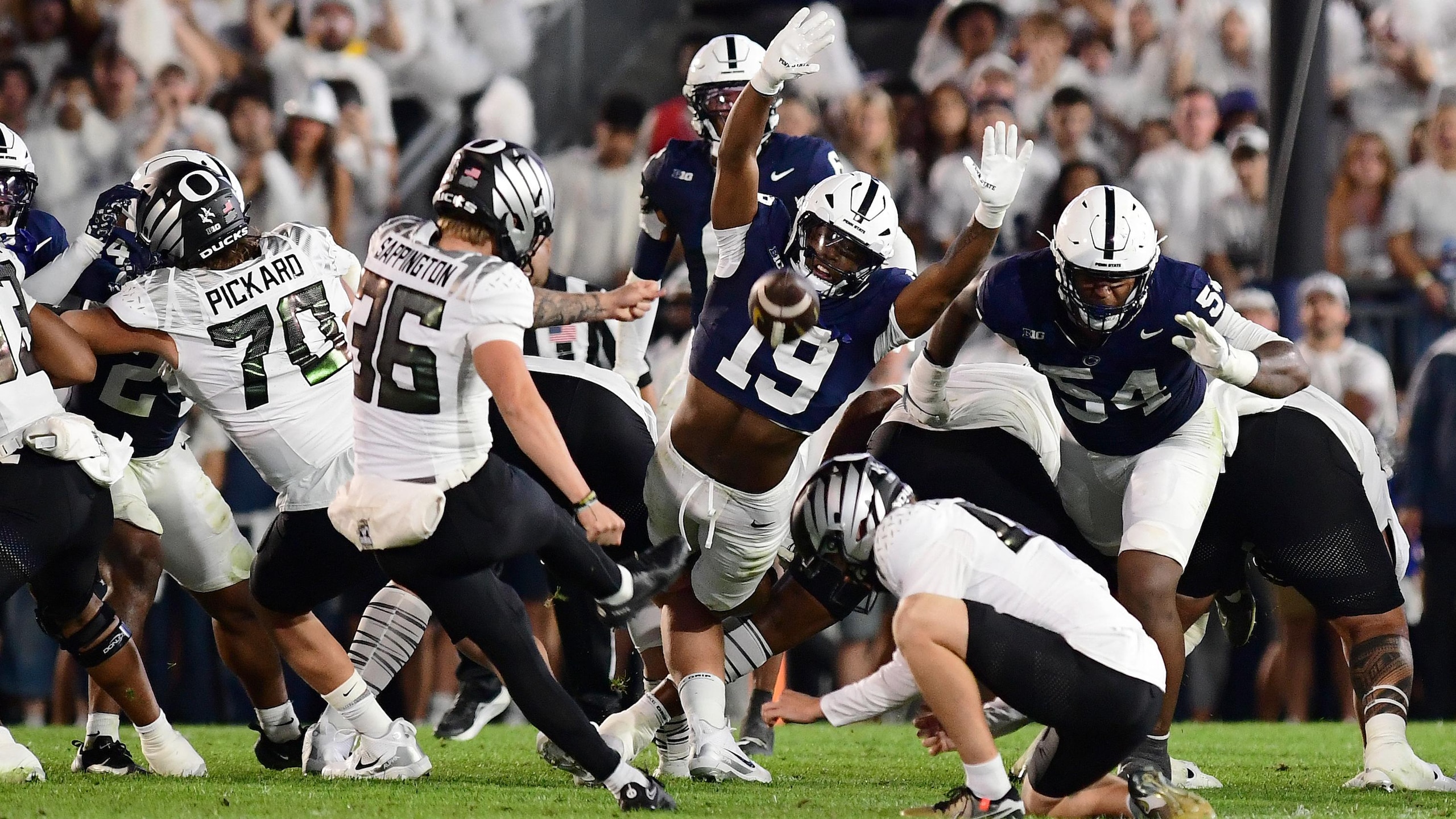 COLLEGE FOOTBALL: SEP 27 Oregon at Penn State COLLEGE FOOTBALL: SEP 27 Oregon at Penn State