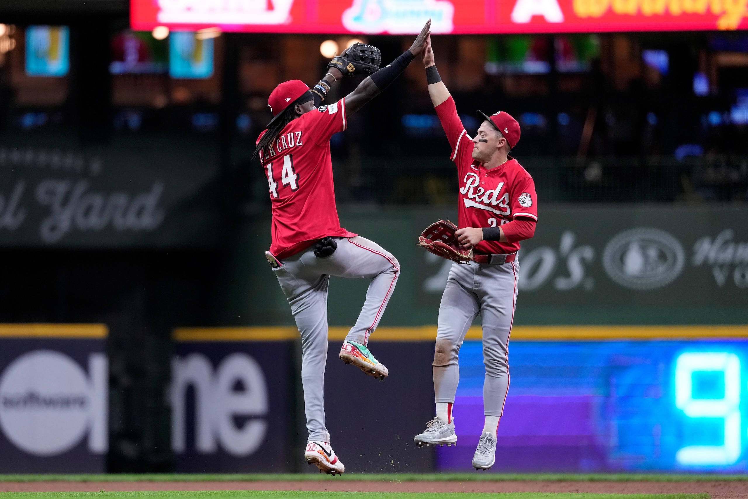 Cincinnati Reds v Milwaukee Brewers