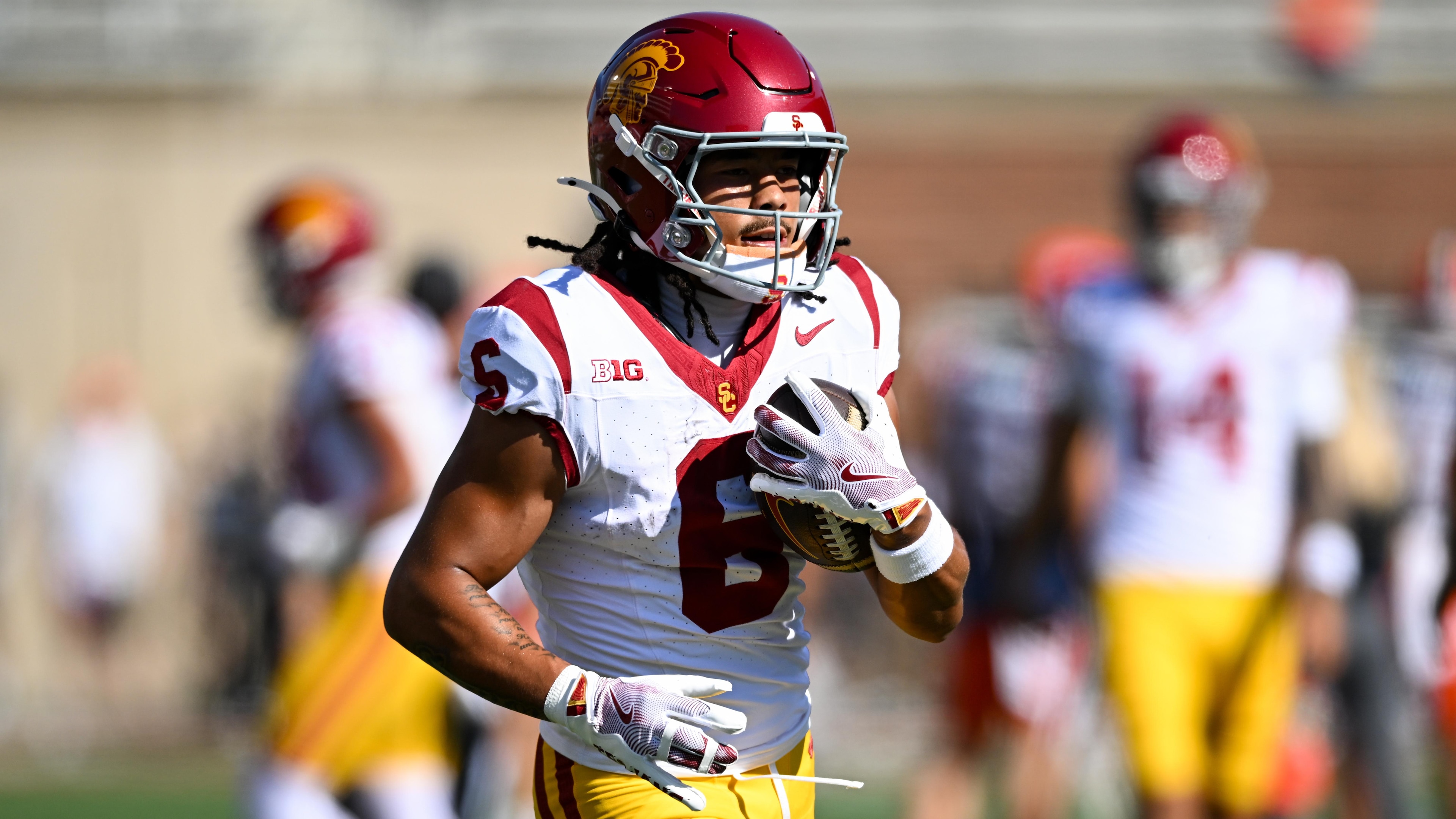 COLLEGE FOOTBALL: SEP 27 USC at Illinois