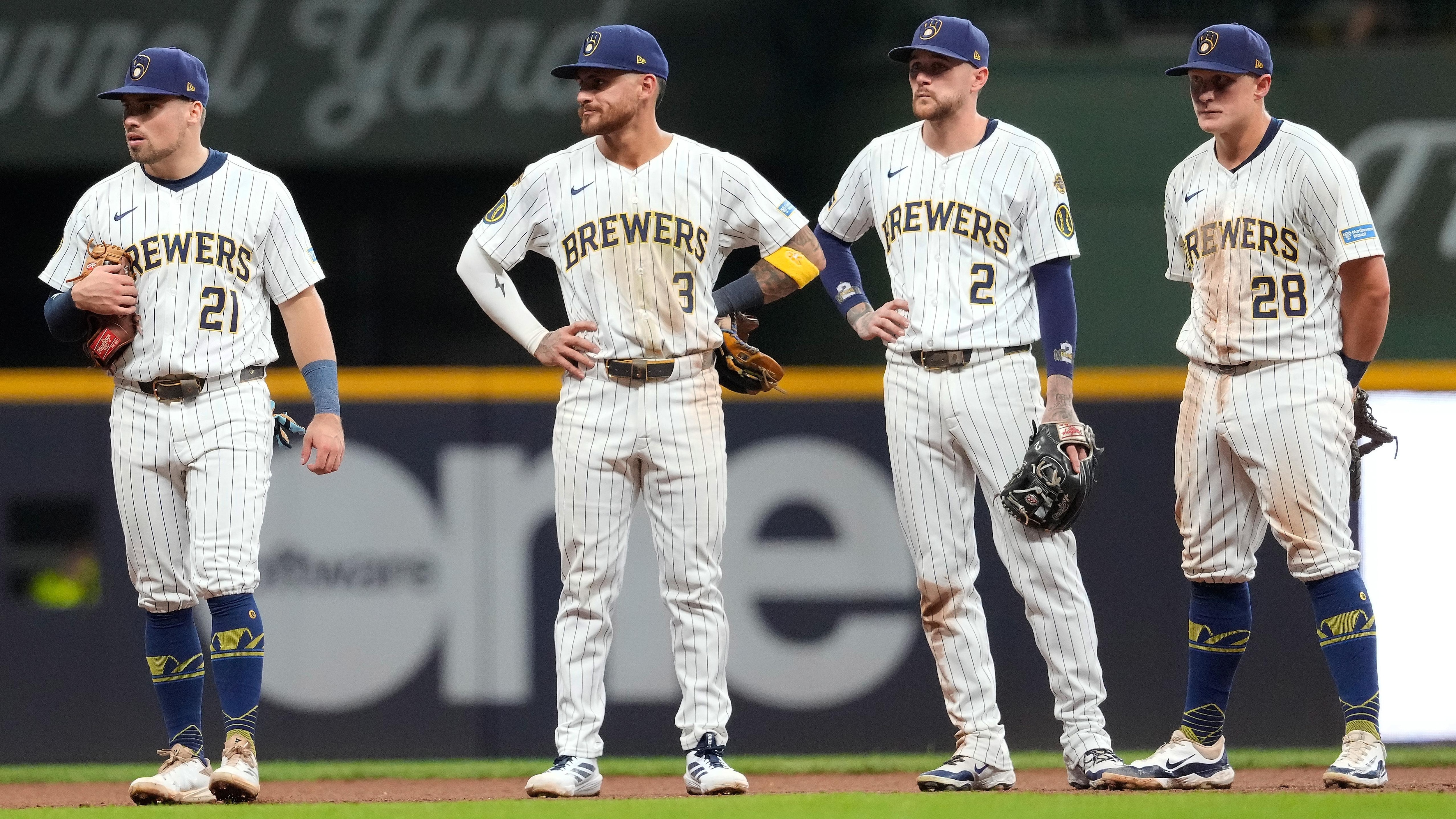 Cincinnati Reds v Milwaukee Brewers