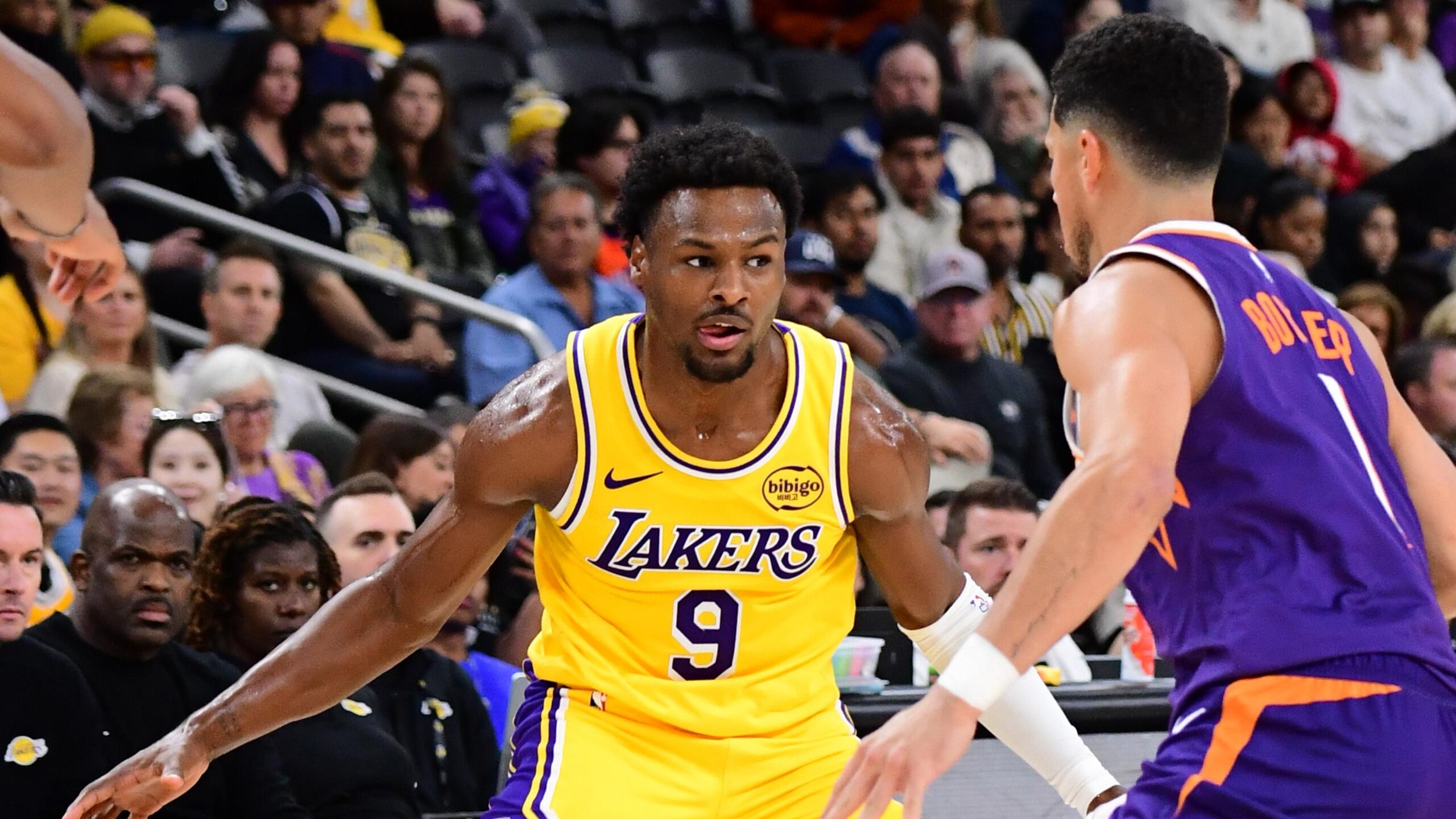 Phoenix Suns v Los Angeles Lakers