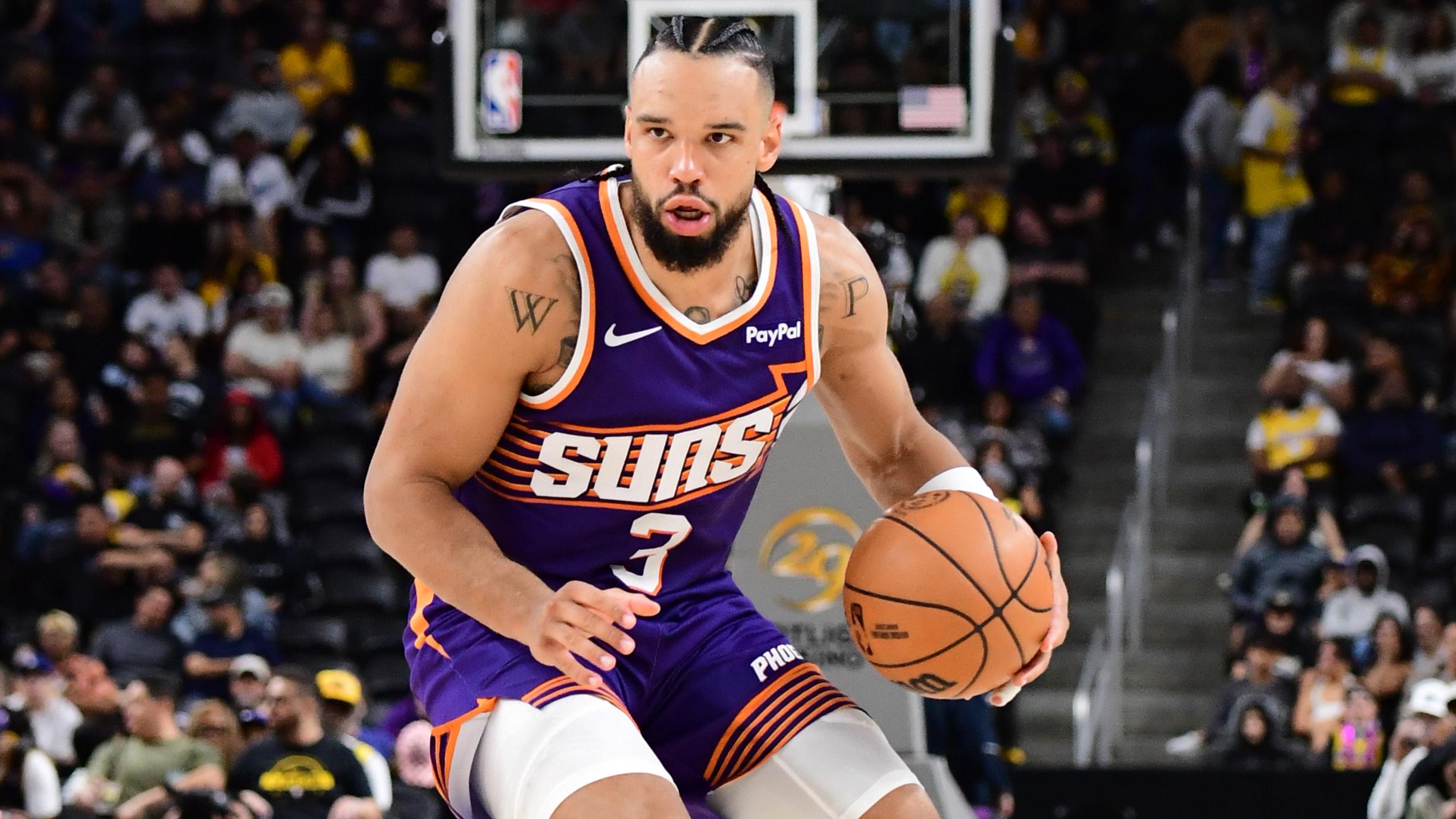 Phoenix Suns v Los Angeles Lakers