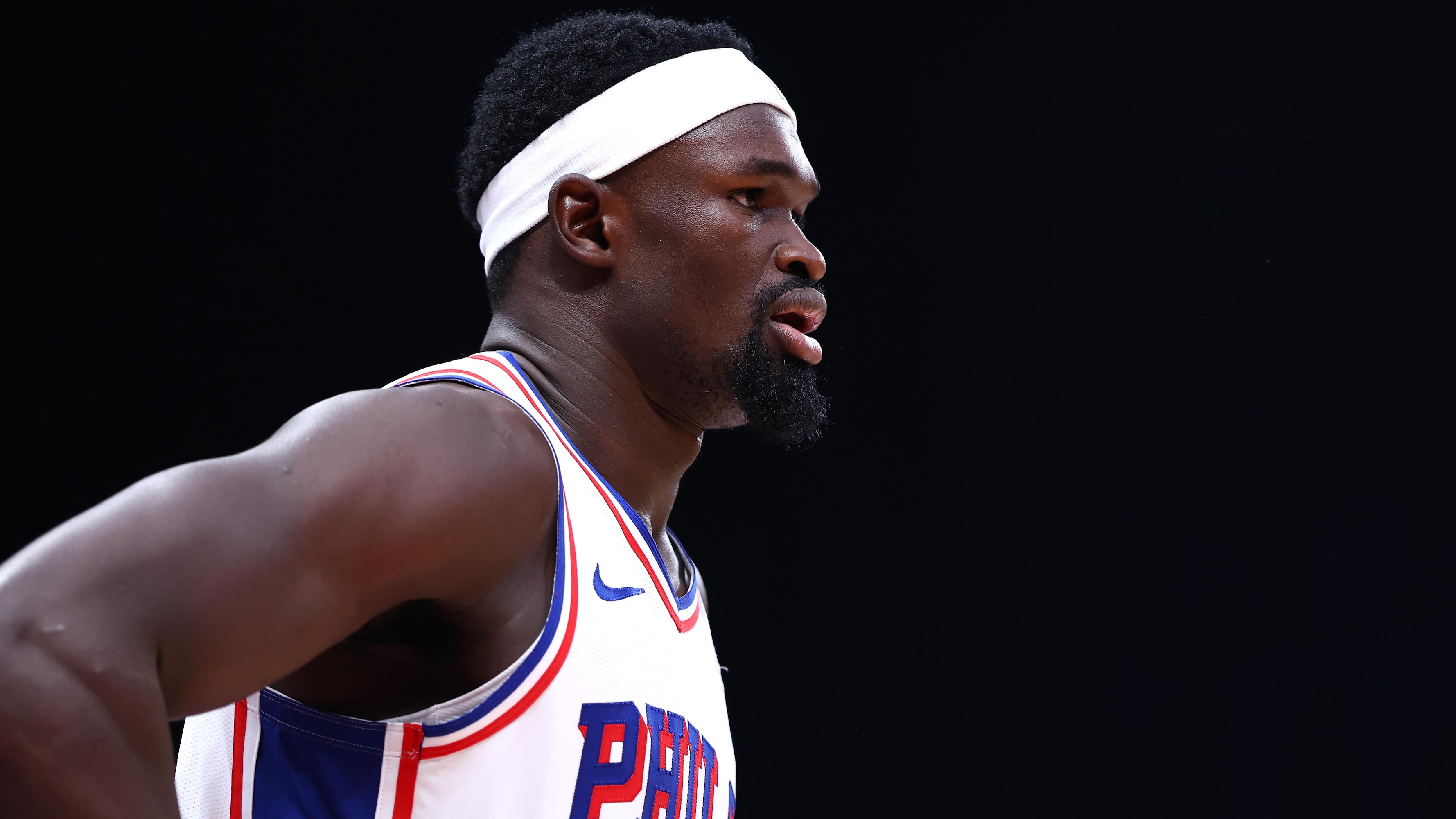 76ers' Adem Bona Pranked by Teammates in Video, Car Filled With Popcorn, Tire Removed