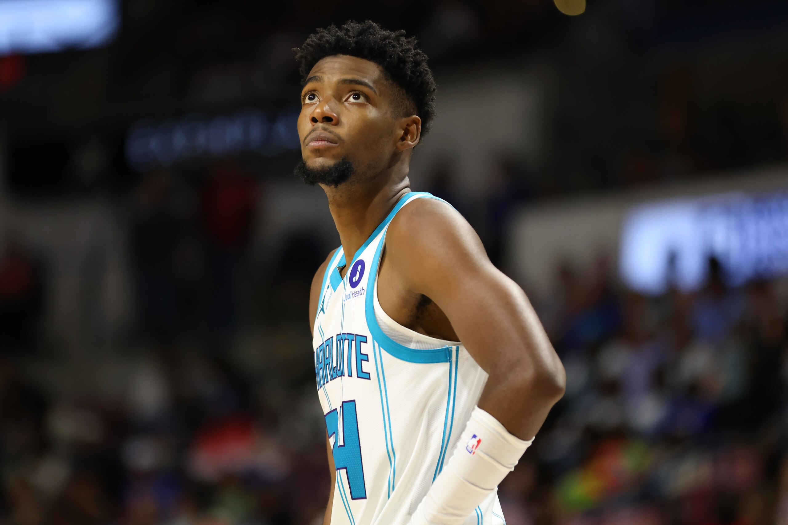 Oklahoma City Thunder vs Charlotte Hornets Oklahoma City Thunder vs Charlotte Hornets