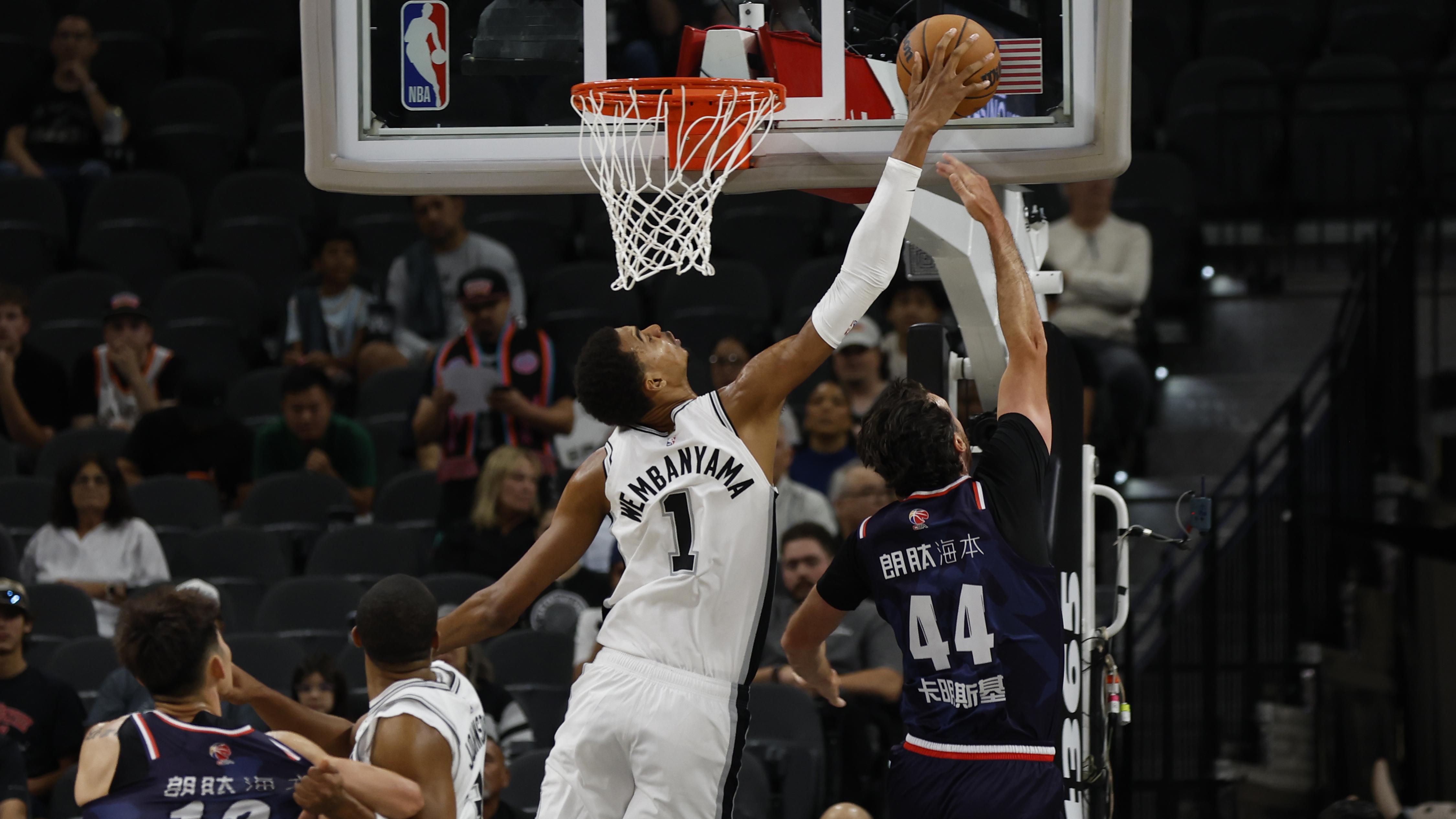 Guangzhou Loong-Lions v San Antonio Spurs