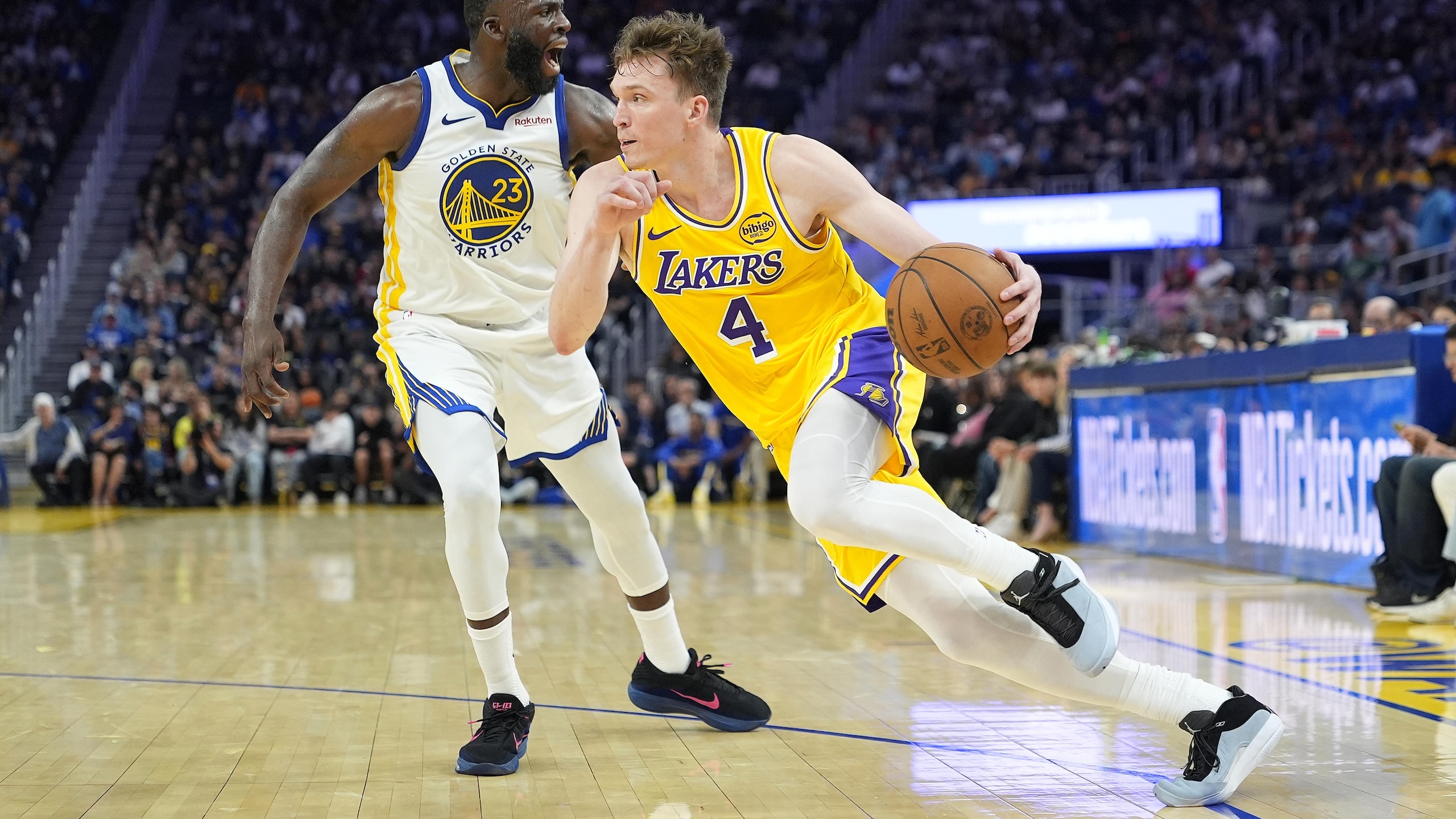 Los Angeles Lakers v Golden State Warriors