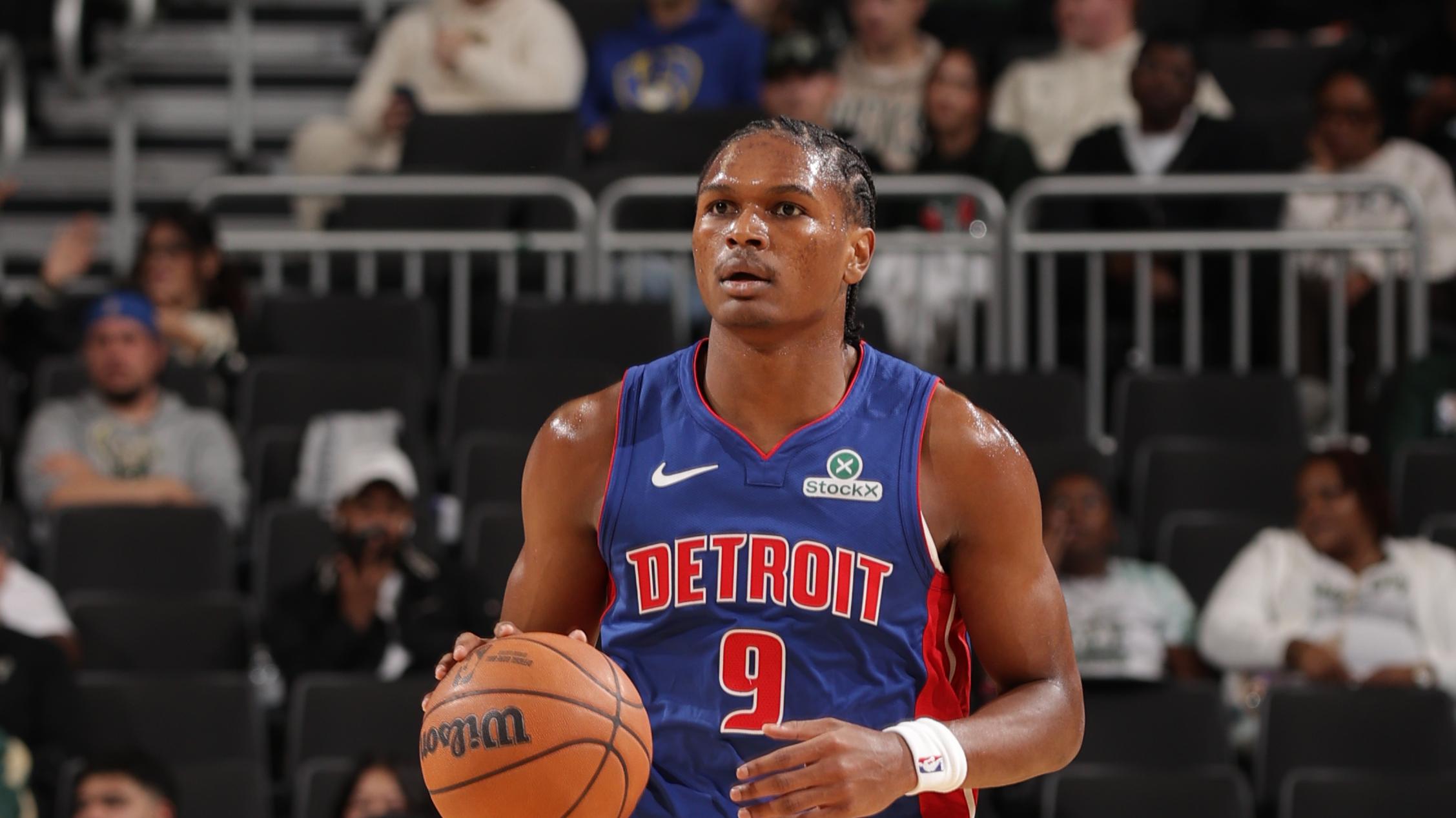 Detroit Pistons v Milwaukee Bucks