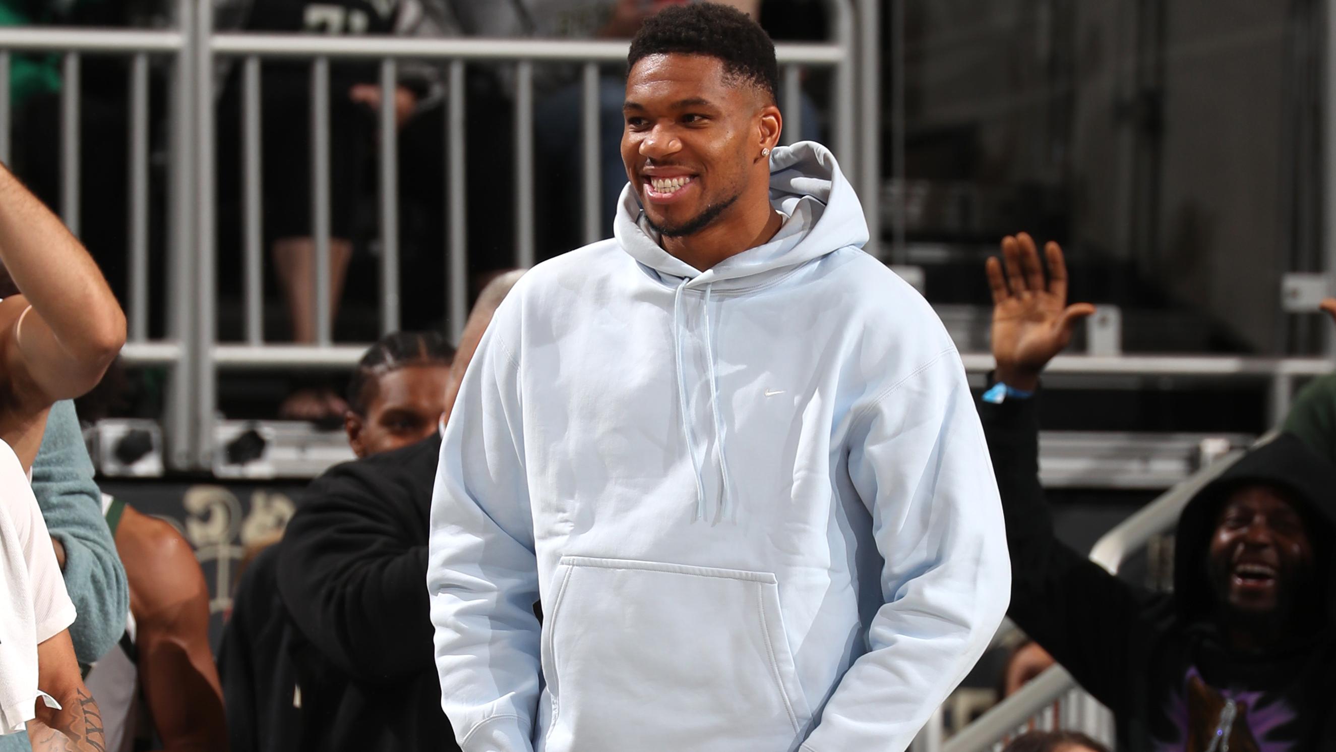 Detroit Pistons v Milwaukee Bucks