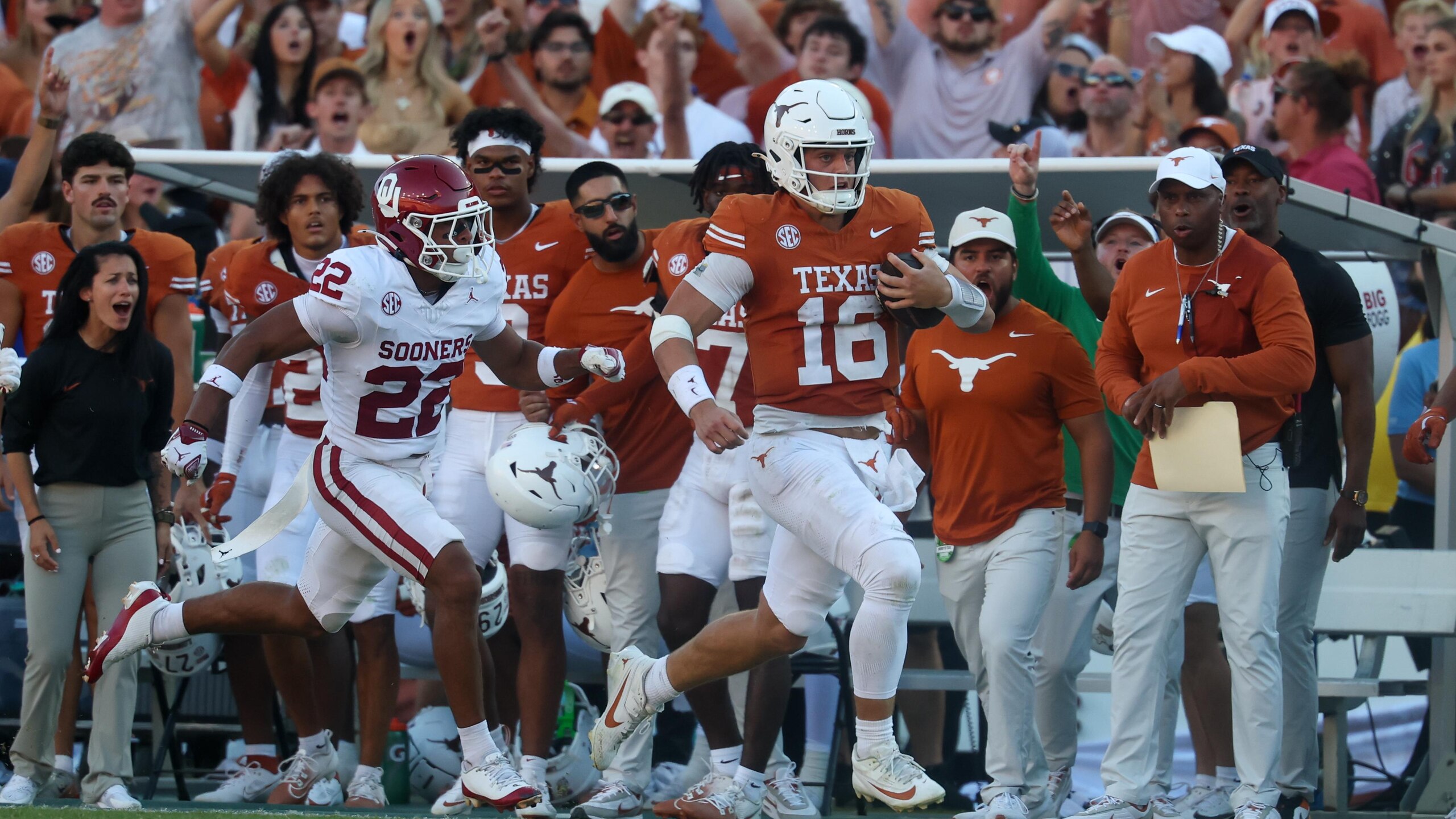 COLLEGE FOOTBALL: OCT 11 Allstate Red River Rivalry Oklahoma vs Texas