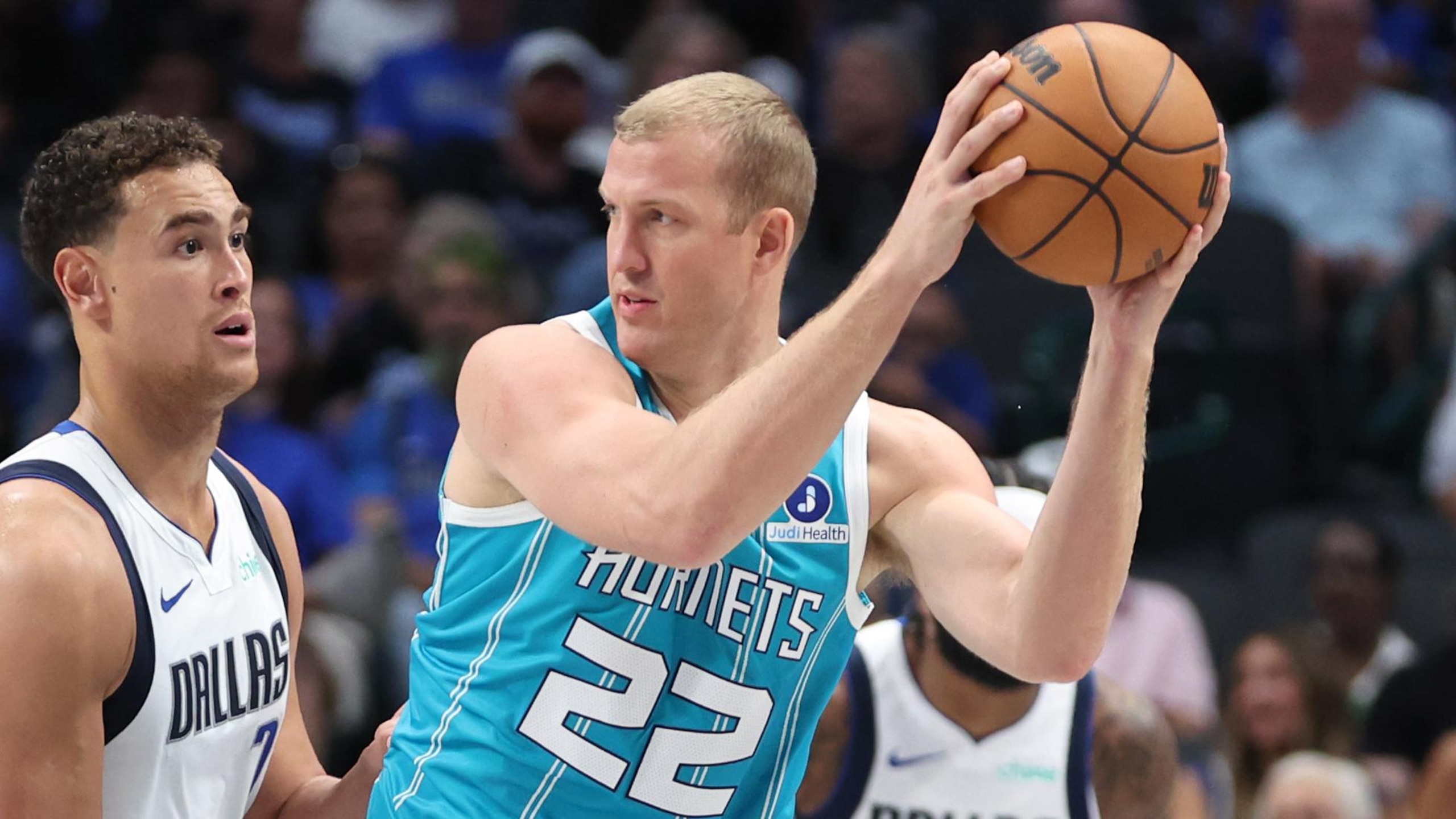 Charlotte Hornets v Dallas Mavericks