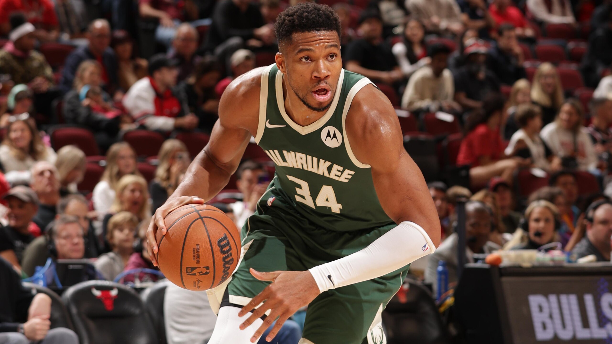 Milwaukee Bucks v Chicago Bulls