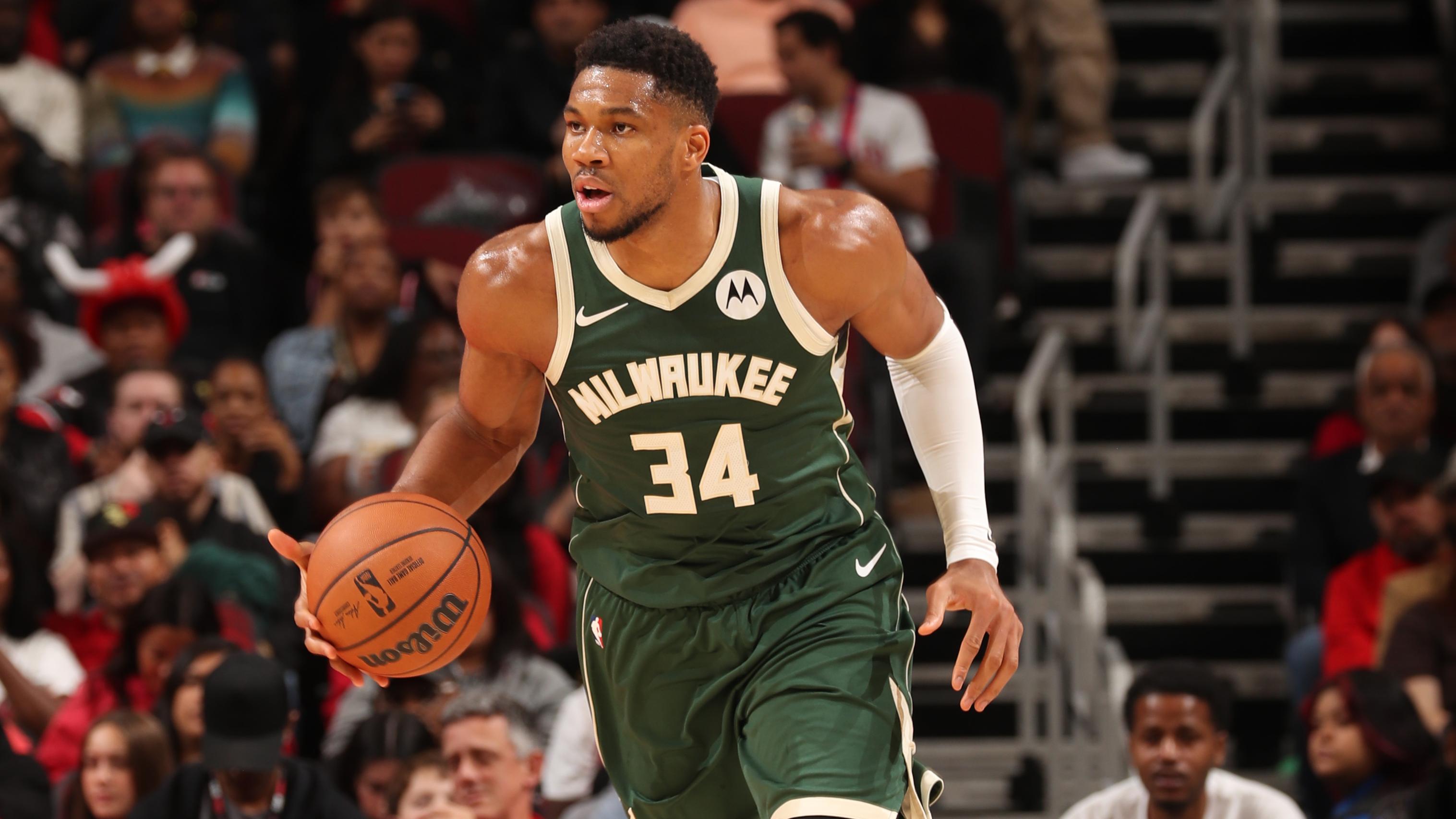 Milwaukee Bucks v Chicago Bulls