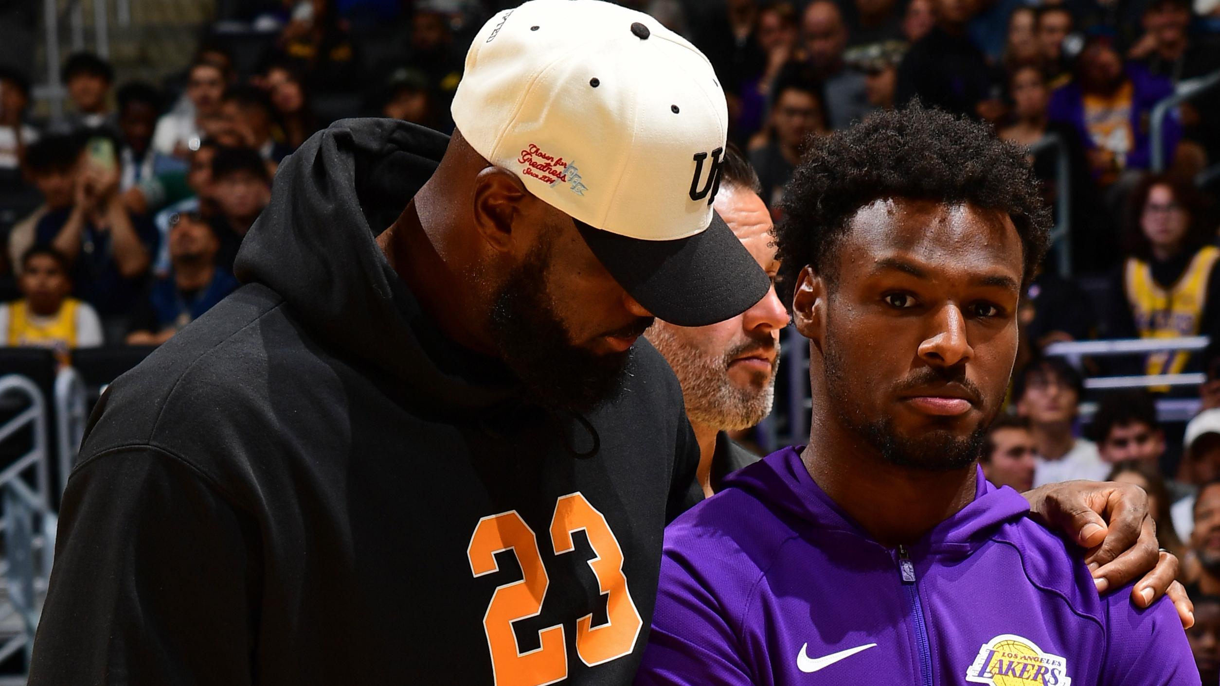 Golden State Warriors v Los Angeles Lakers