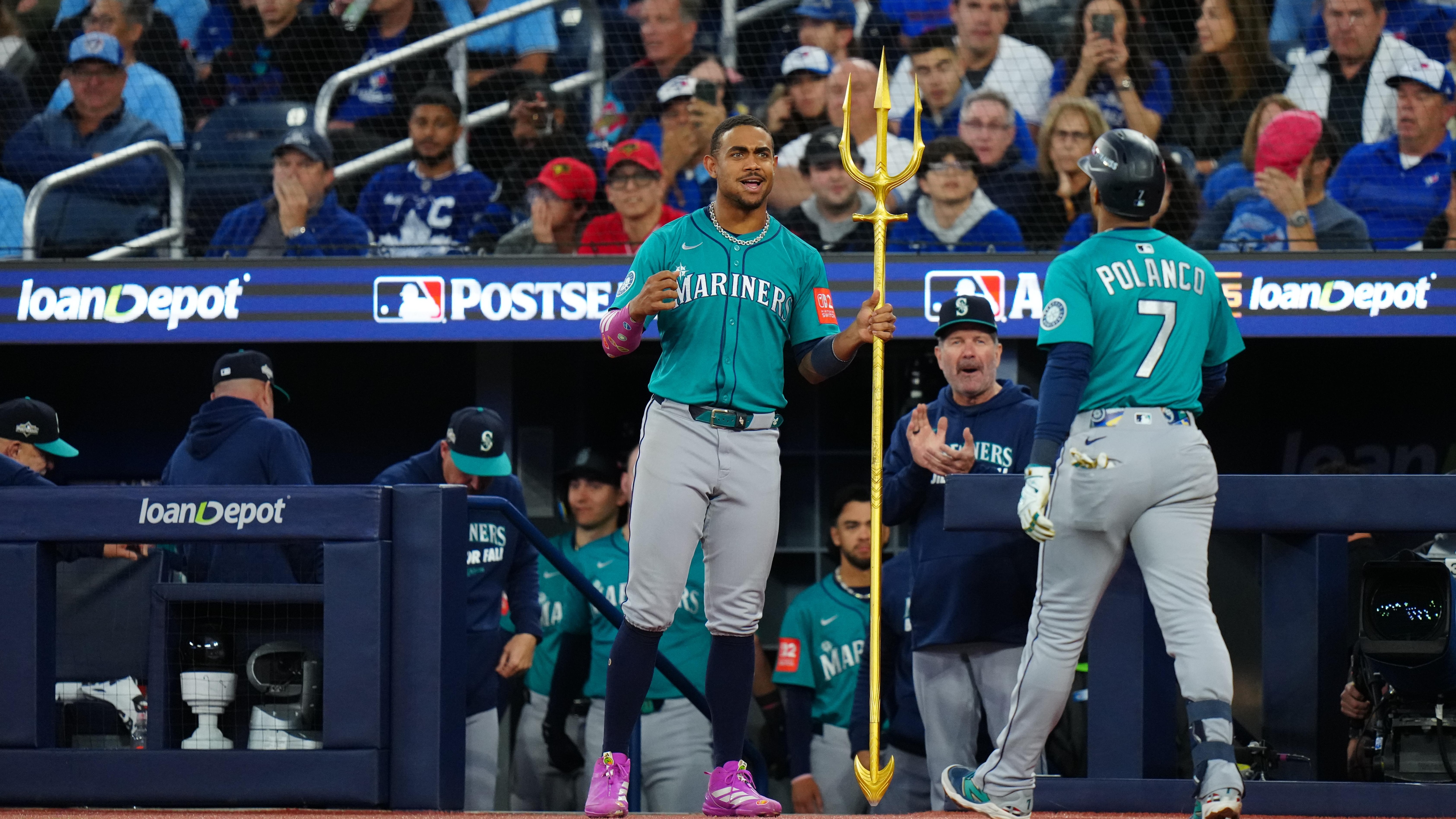 Championship Series - Seattle Mariners v Toronto Blue Jays - Game 2