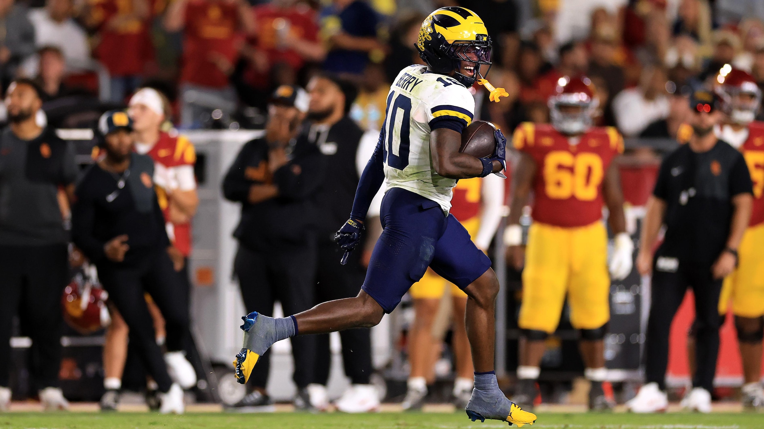 Michigan v USC