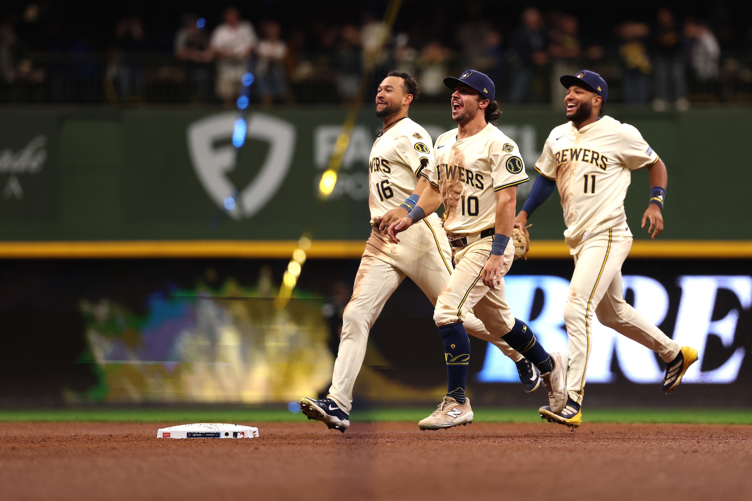 Division Series - Chicago Cubs v Milwaukee Brewers - Game Five