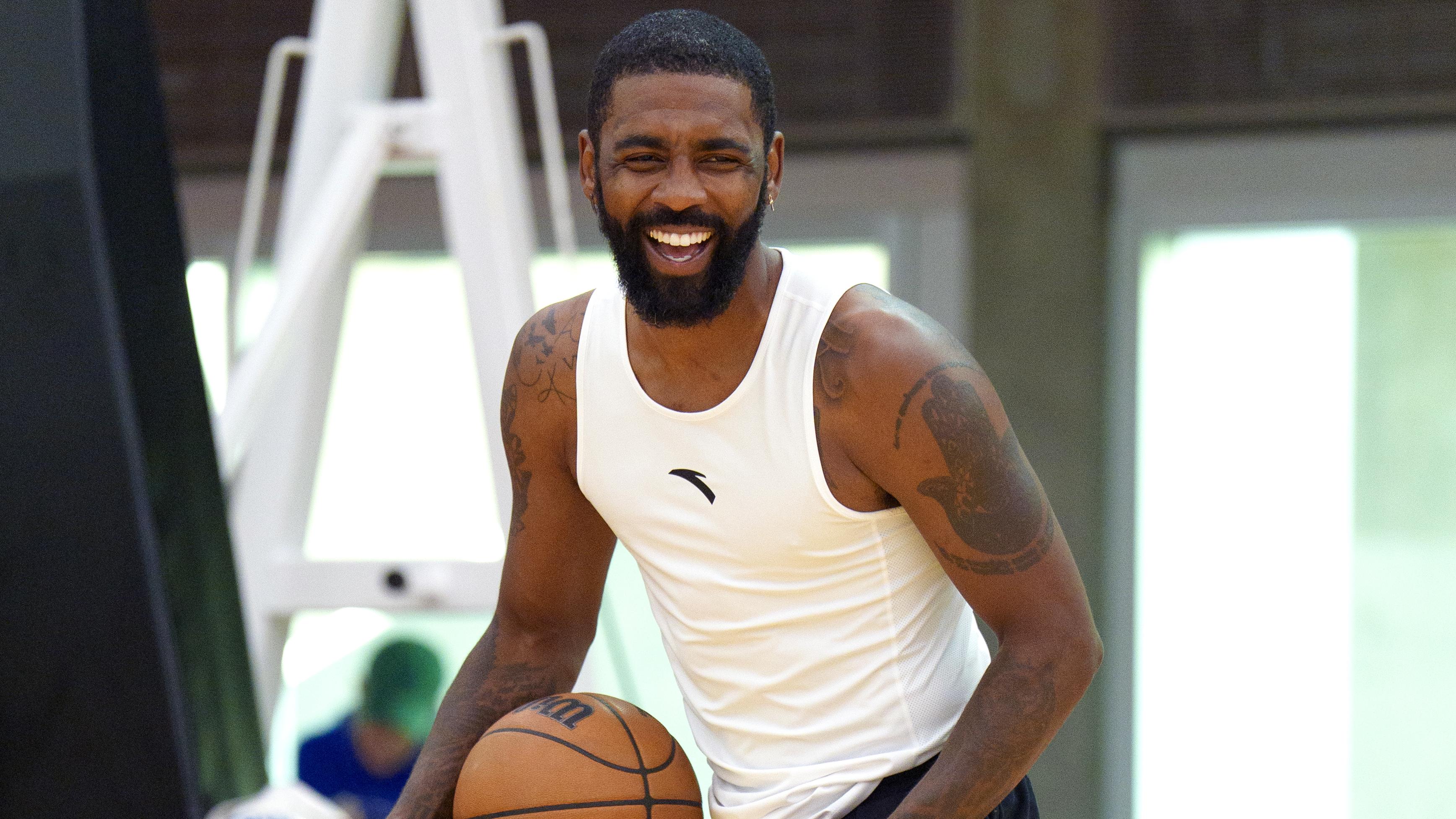 Mavericks Keep Kyrie Irving — Anthony Davis Trade Looms