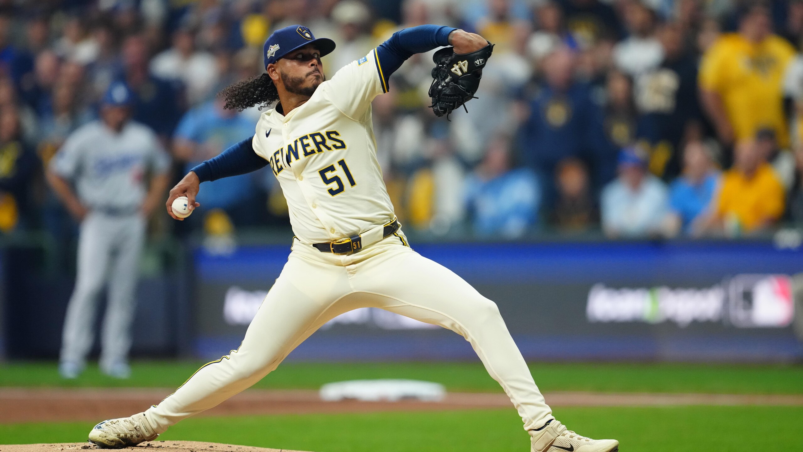 Championship Series - Los Angeles Dodgers v Milwaukee Brewers - Game 2 Championship Series - Los Angeles Dodgers v Milwaukee Brewers - Game 2