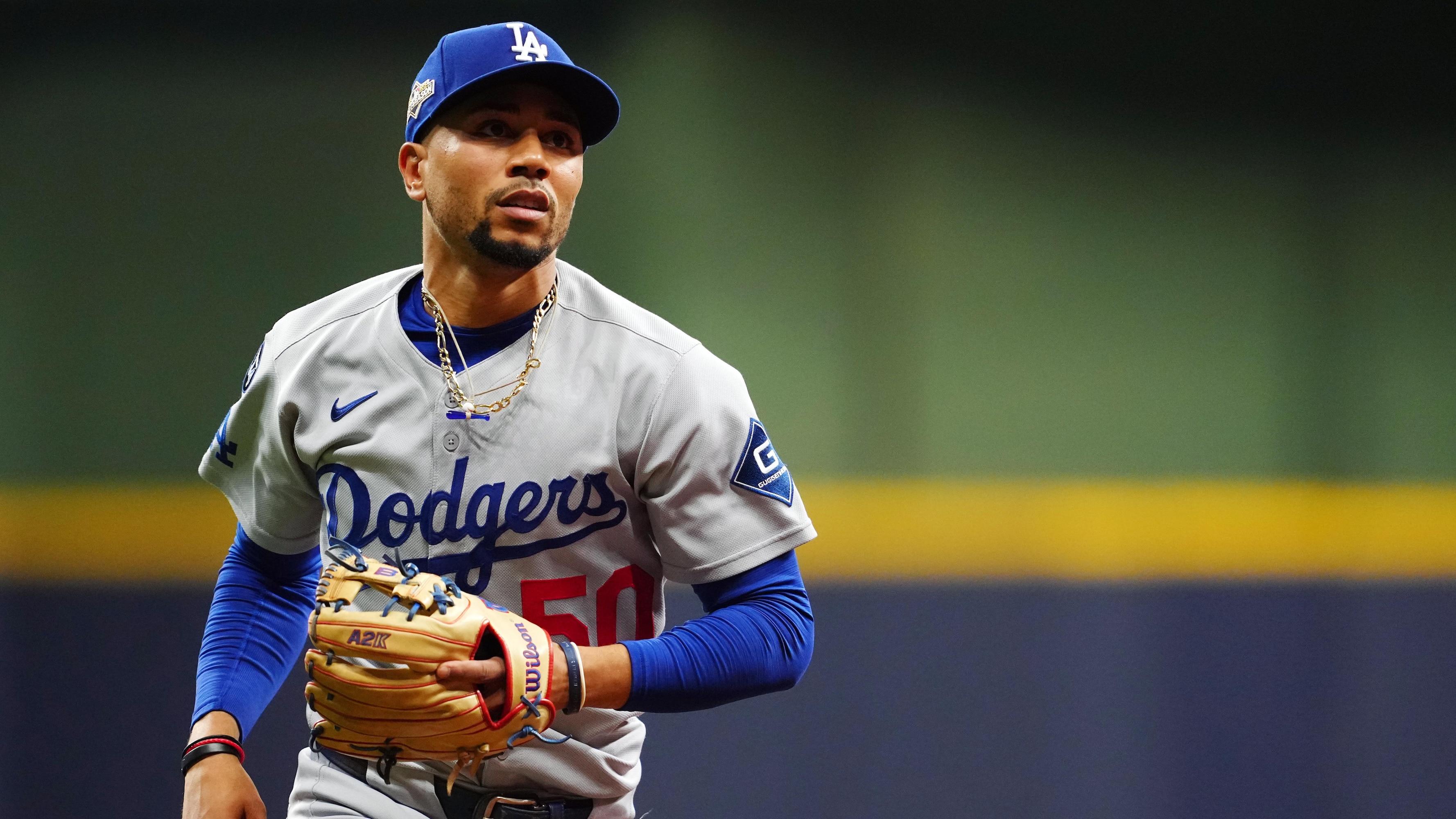Mookie Betts, Bryce Harper Headline 2025 MLB Gold Glove Award Finalists