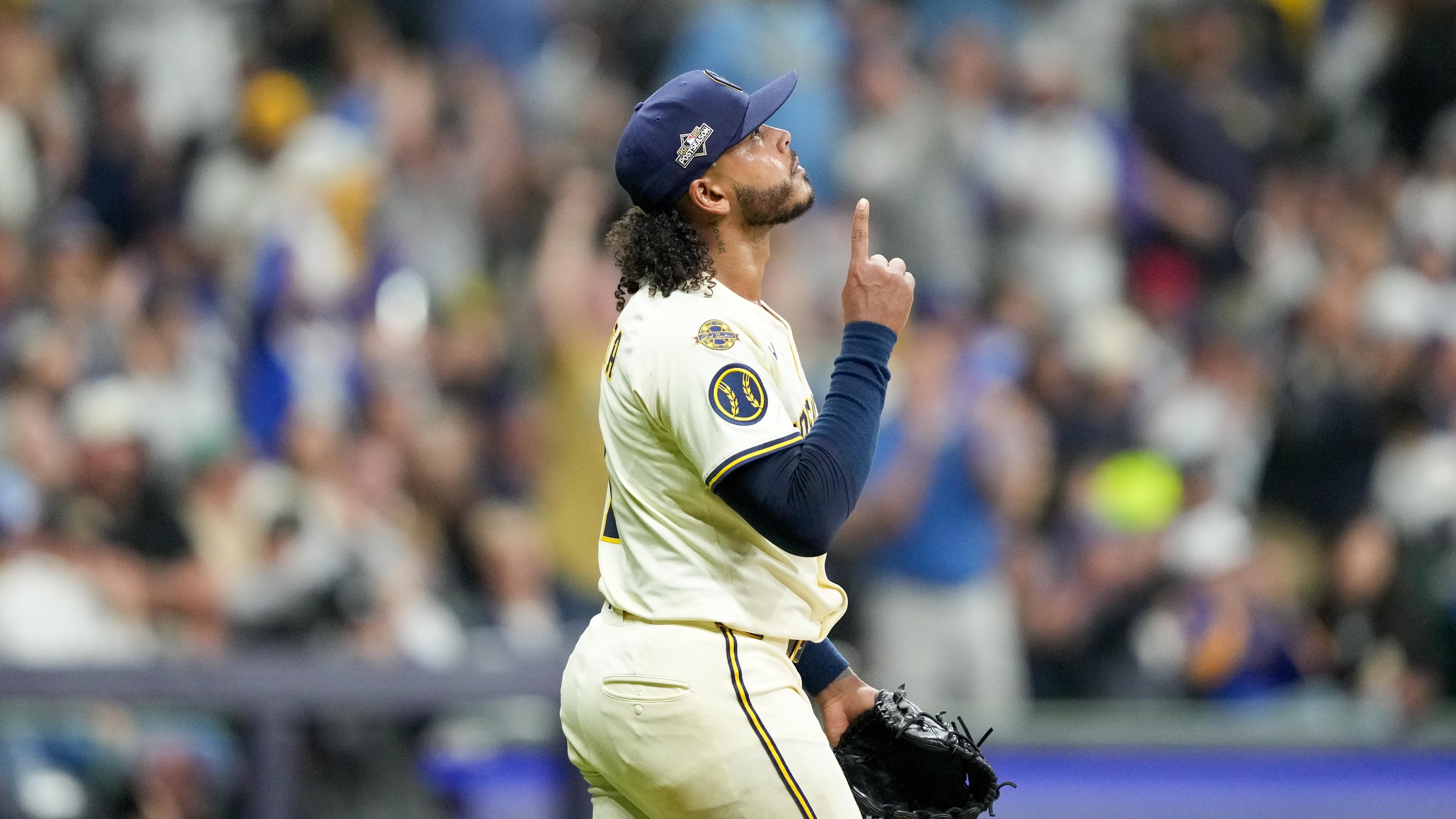 Championship Series - Los Angeles Dodgers v Milwaukee Brewers - Game 2