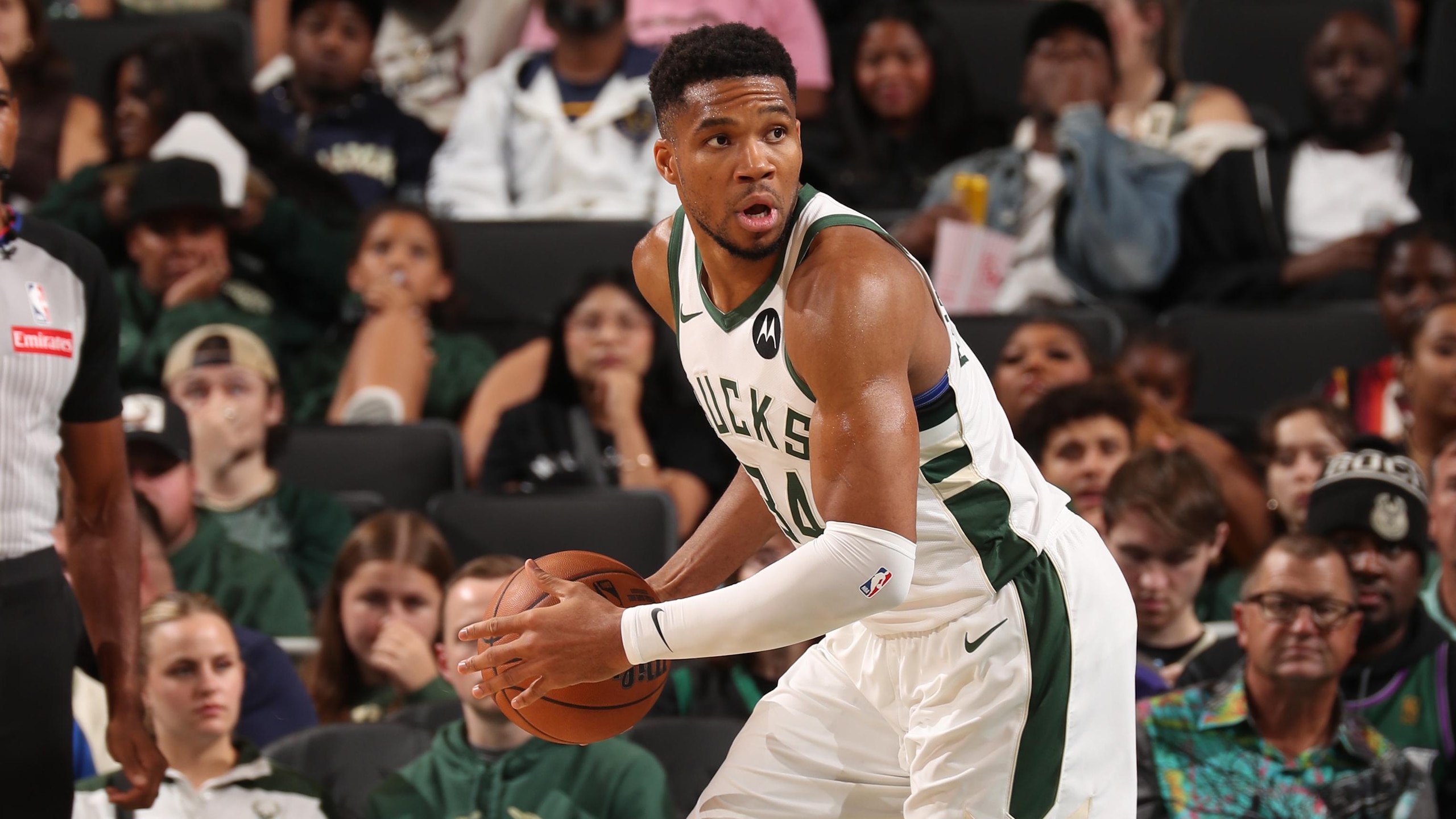 Oklahoma City Thunder v Milwaukee Bucks