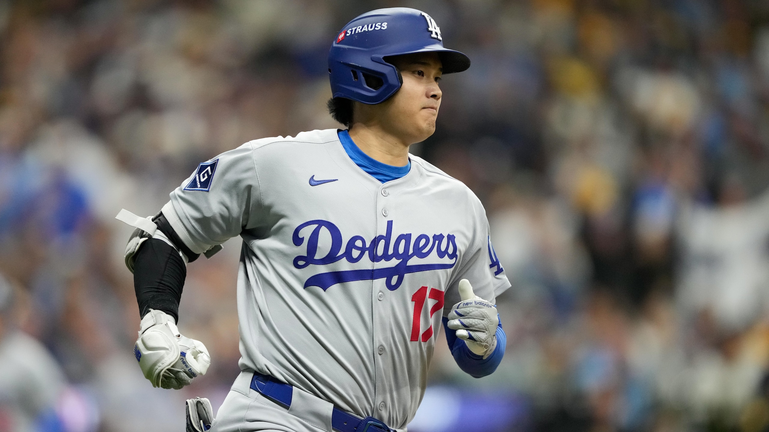 Championship Series - Los Angeles Dodgers v Milwaukee Brewers - Game 2