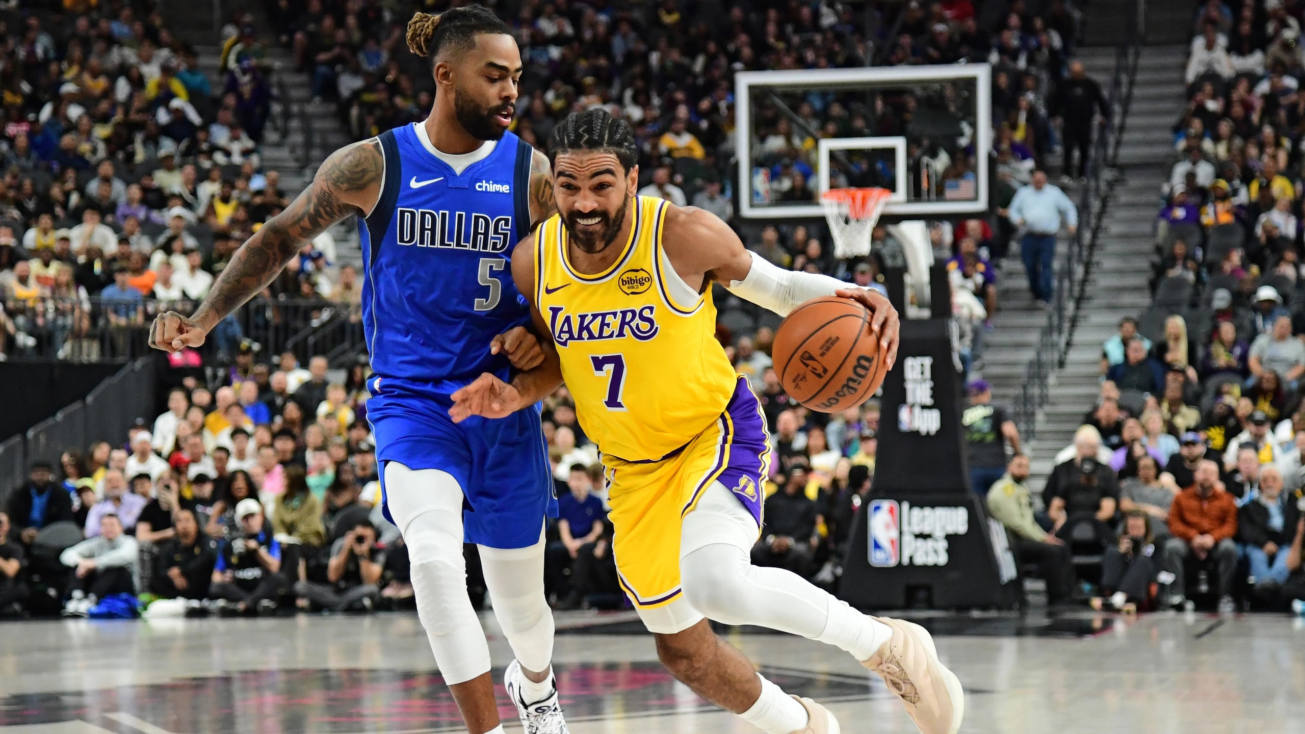 Dallas Mavericks v Los Angeles Lakers